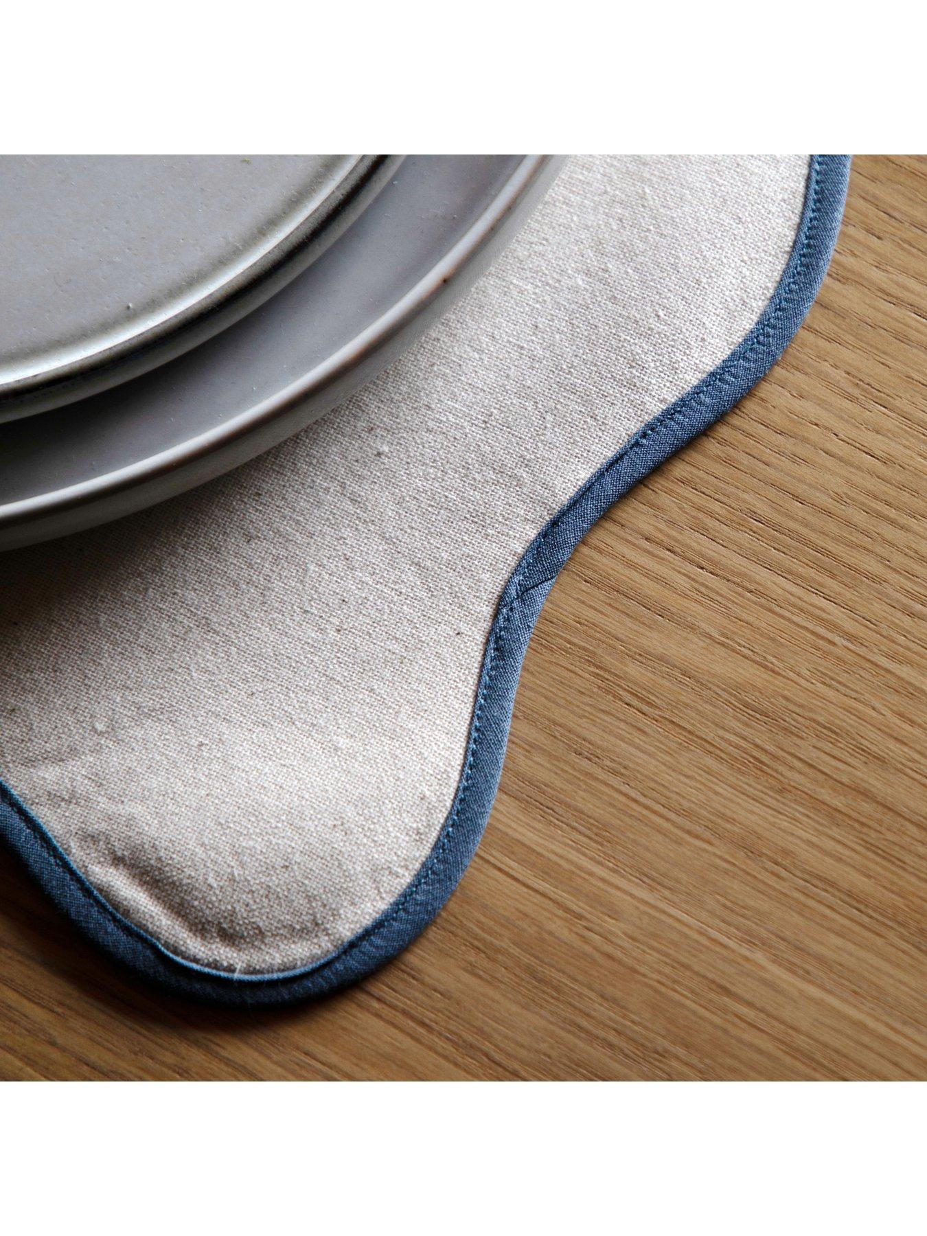 gallery-direct-scallop-piped-placemats-4pkback