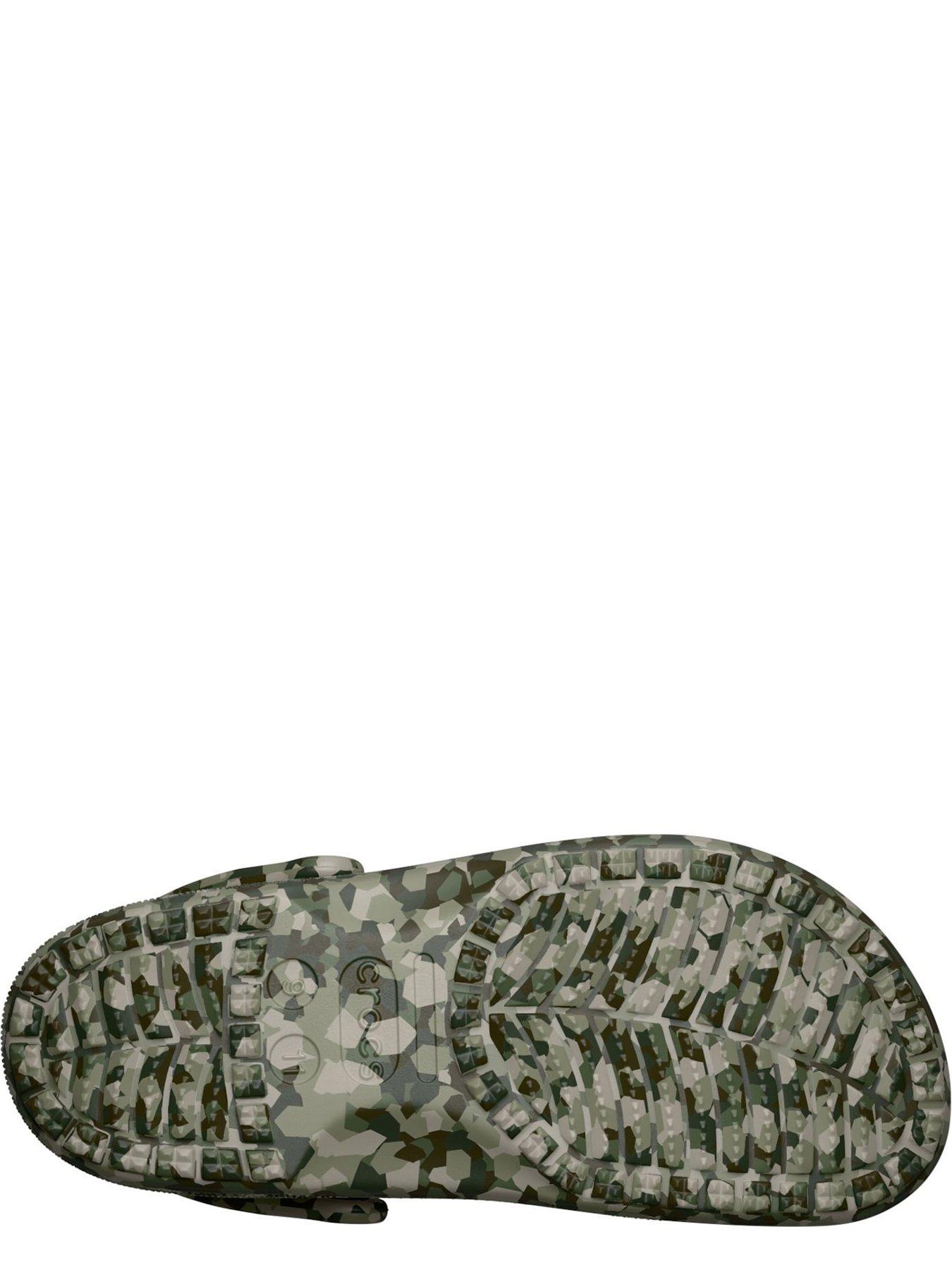 Image 5 of 5 of Crocs Crocs Men's Classic Confetti Clog Sandal