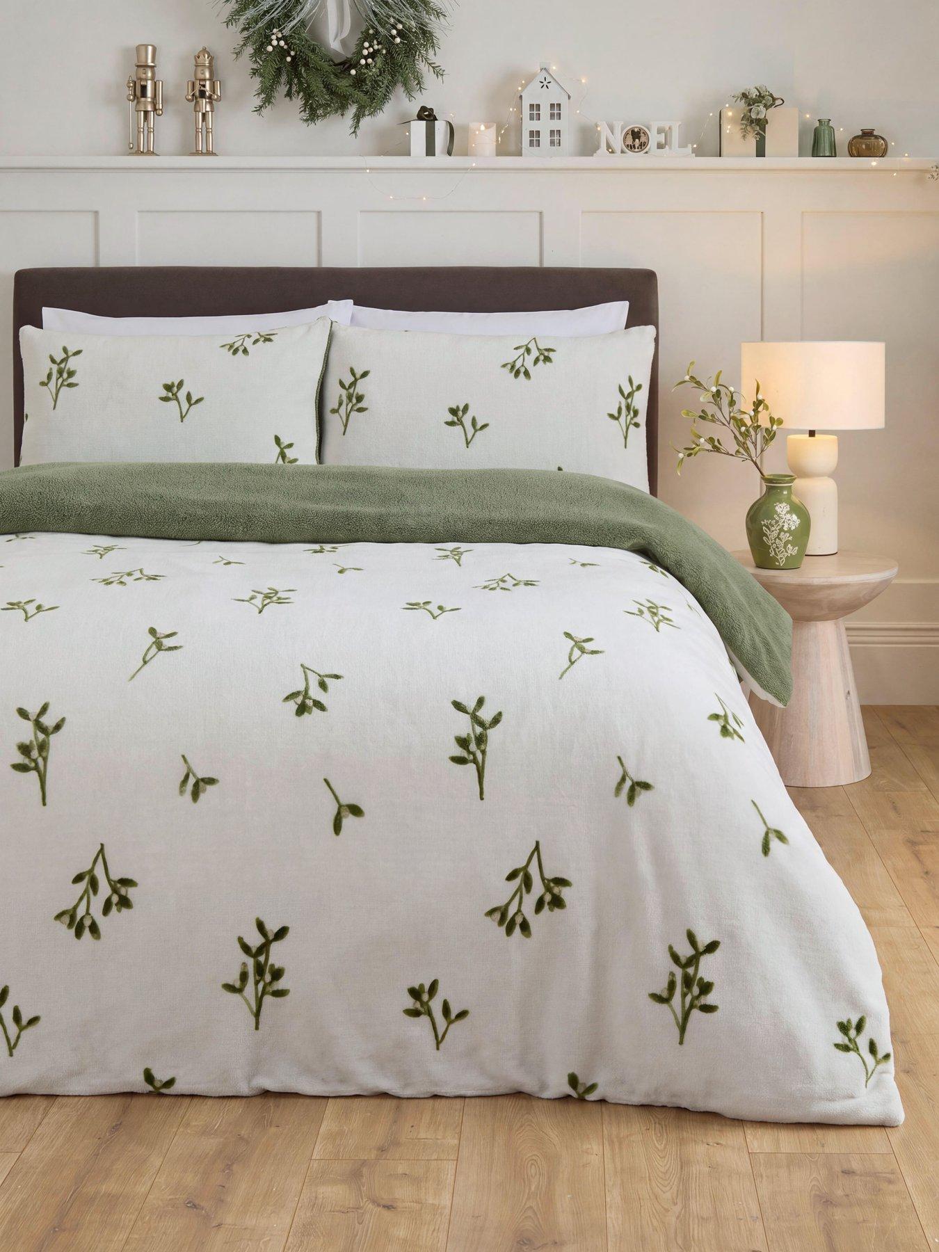 The Very Collection Festive Foliage Printed Fleece Duvet Set