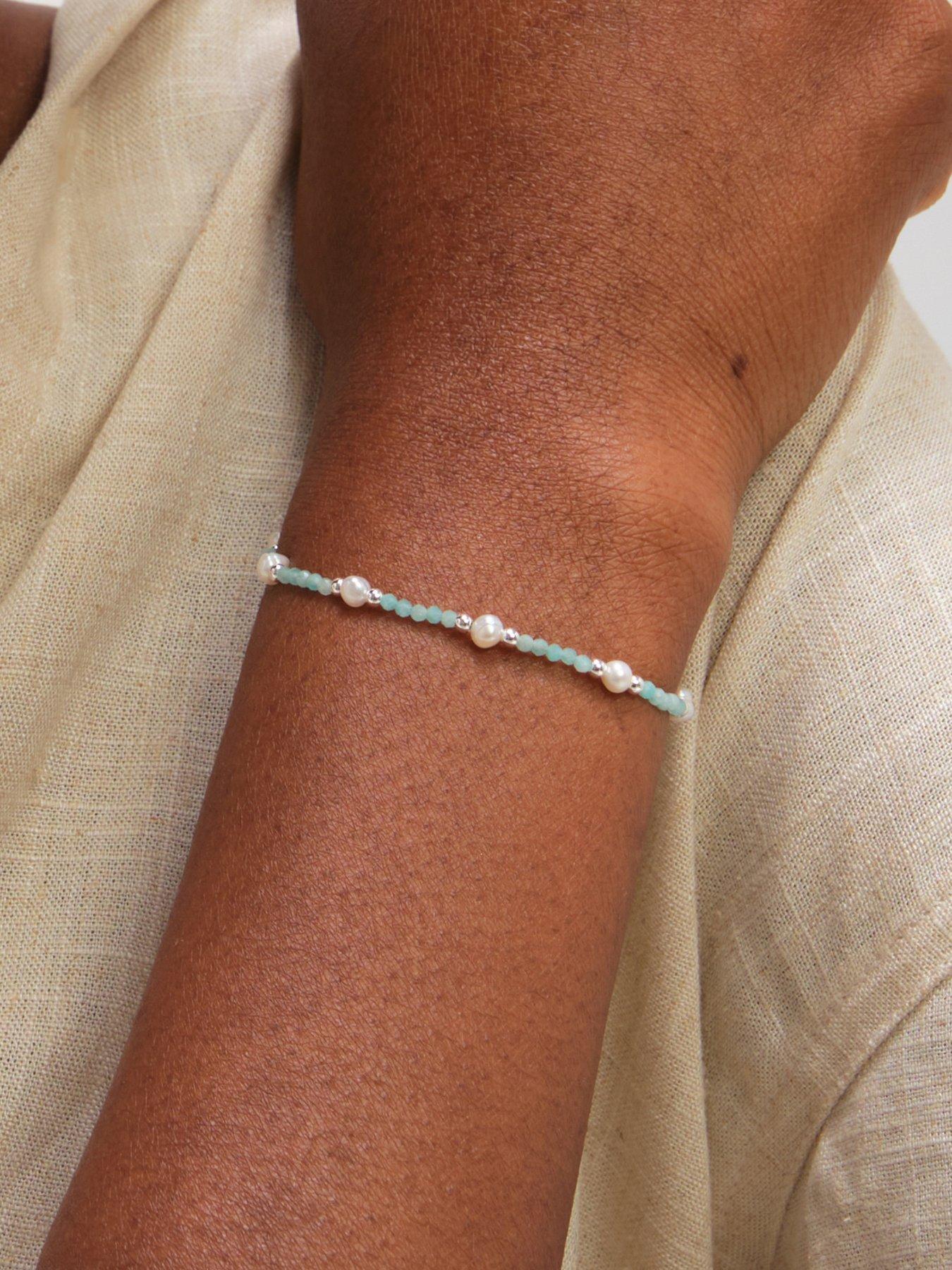 inicio-turquoise-and-pearl-bracelet-gift-pouchoutfit
