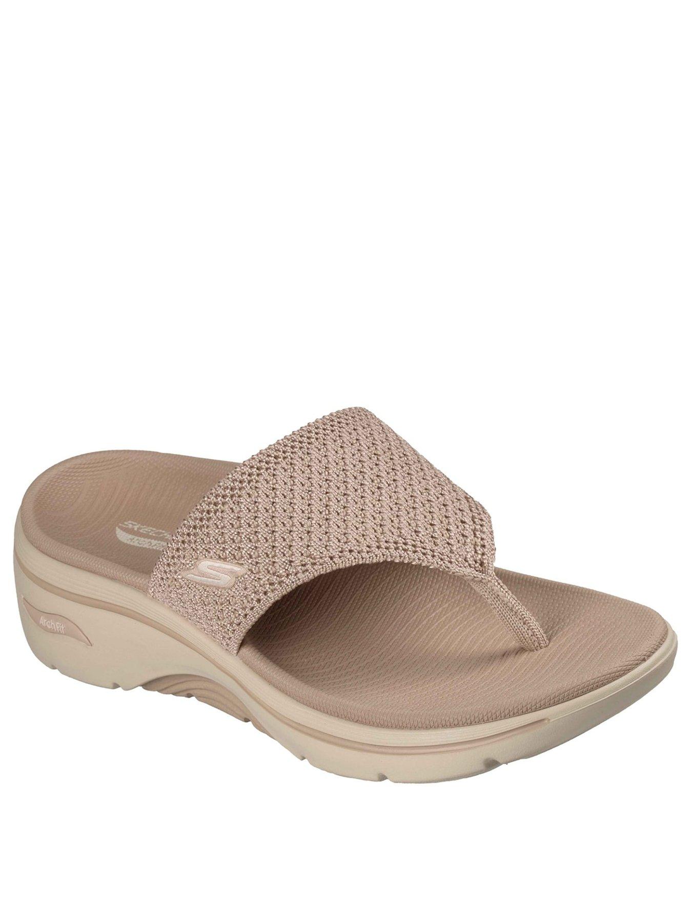 skechers-go-walk-arch-fit-20-carriestillFront