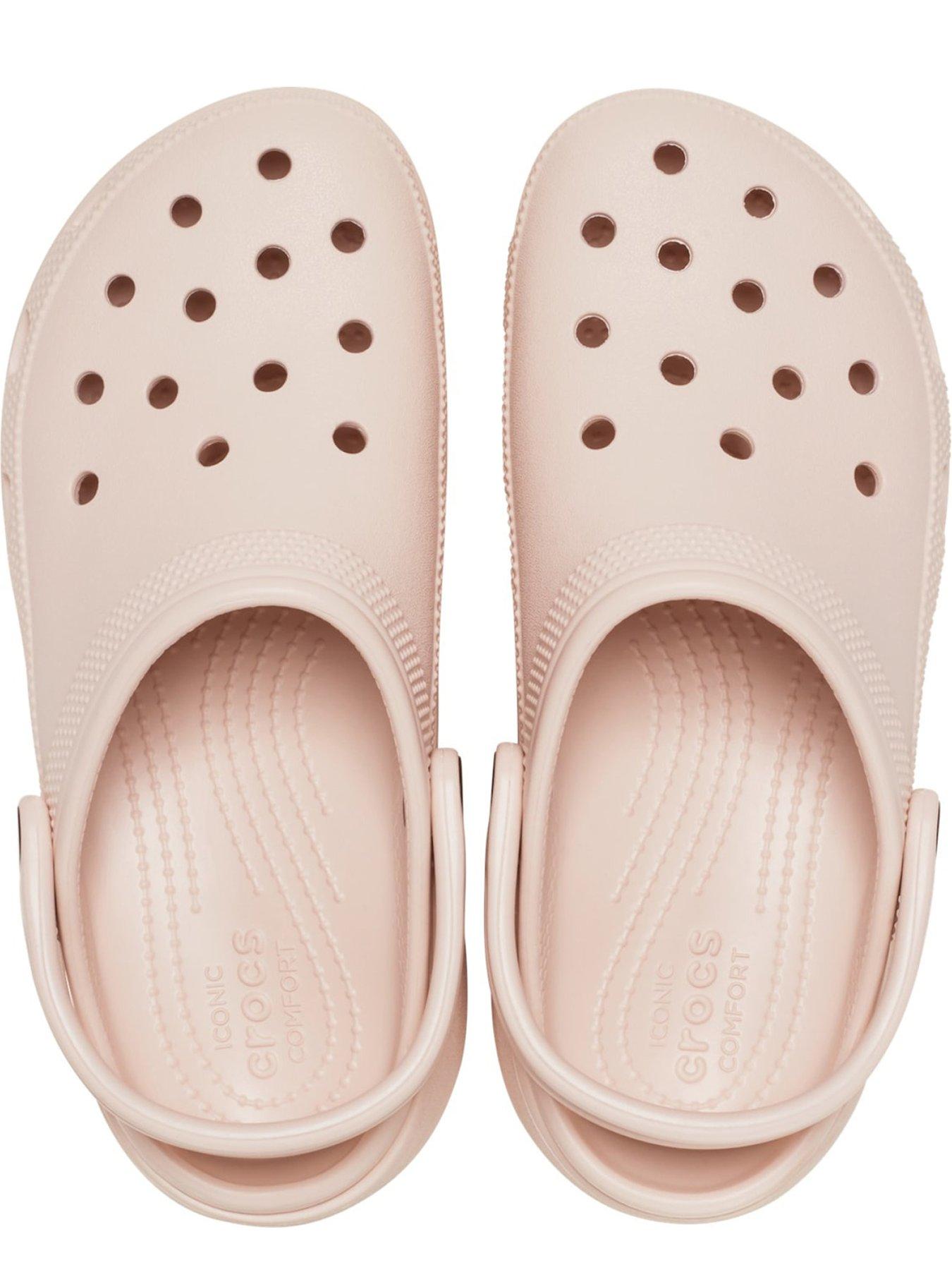 crocs-classic-platform-clogoutfit