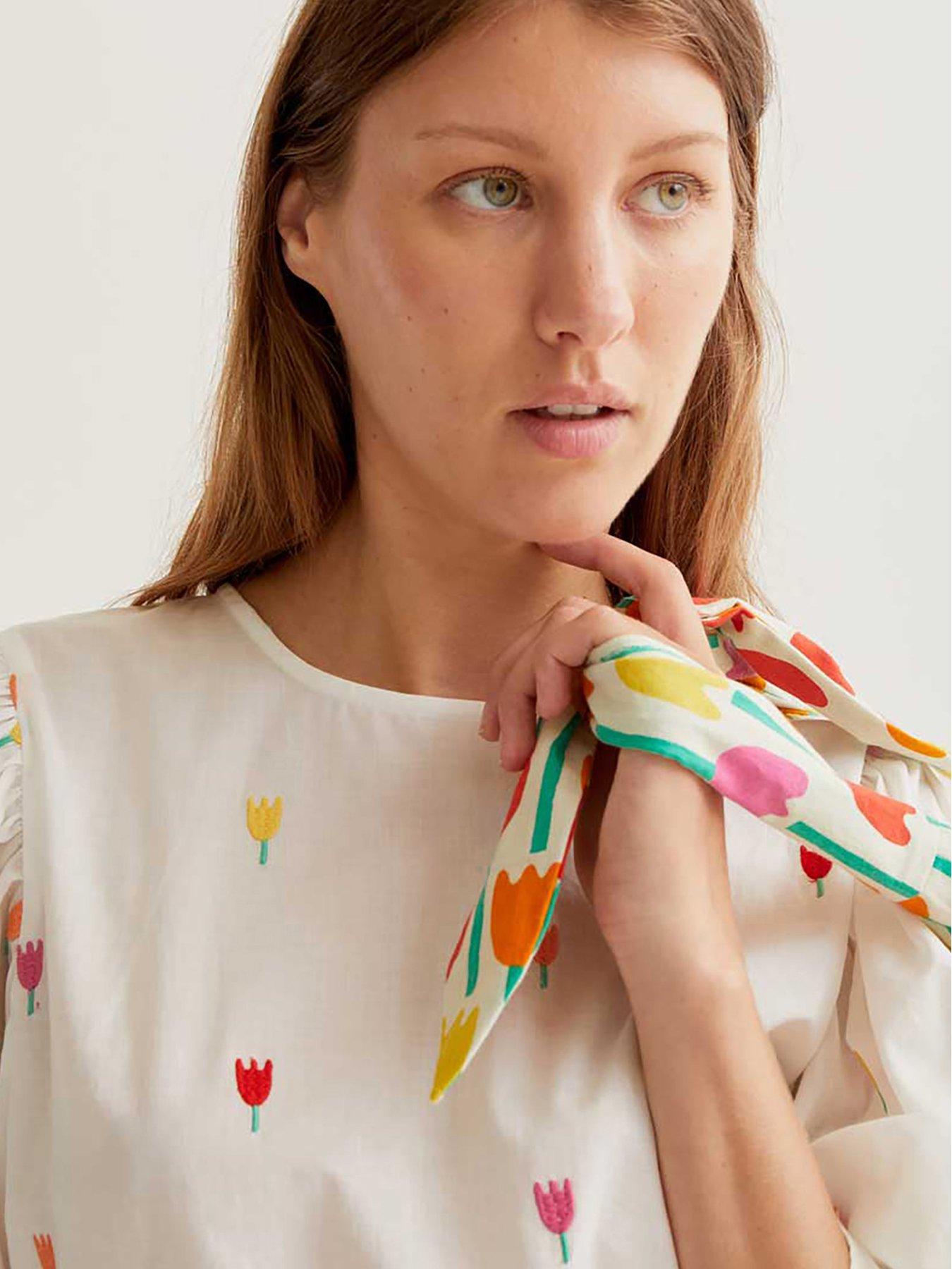 compania-fantastica-long-sleeve-tulip-blouseoutfit