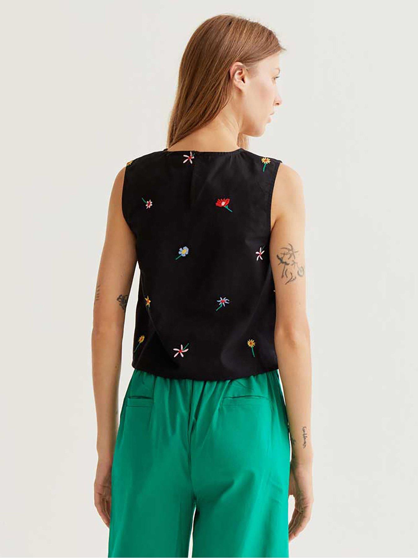 compania-fantastica-flowers-top-blackstillFront