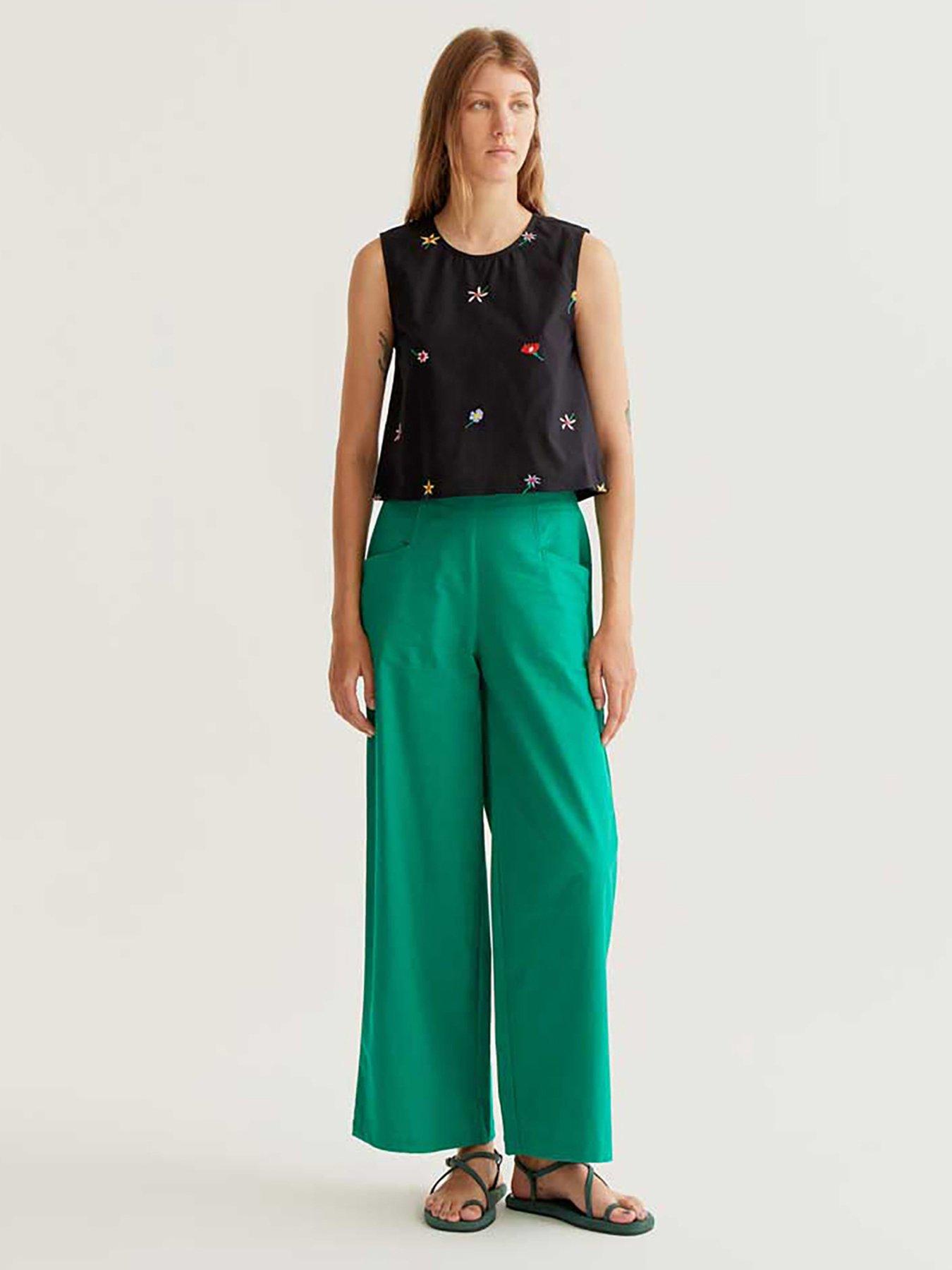 compania-fantastica-flowers-top-blackback