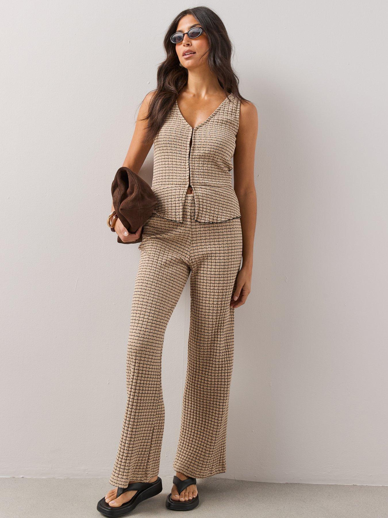 Image 3 of 6 of The Very Collection Textured Frill Detail Top