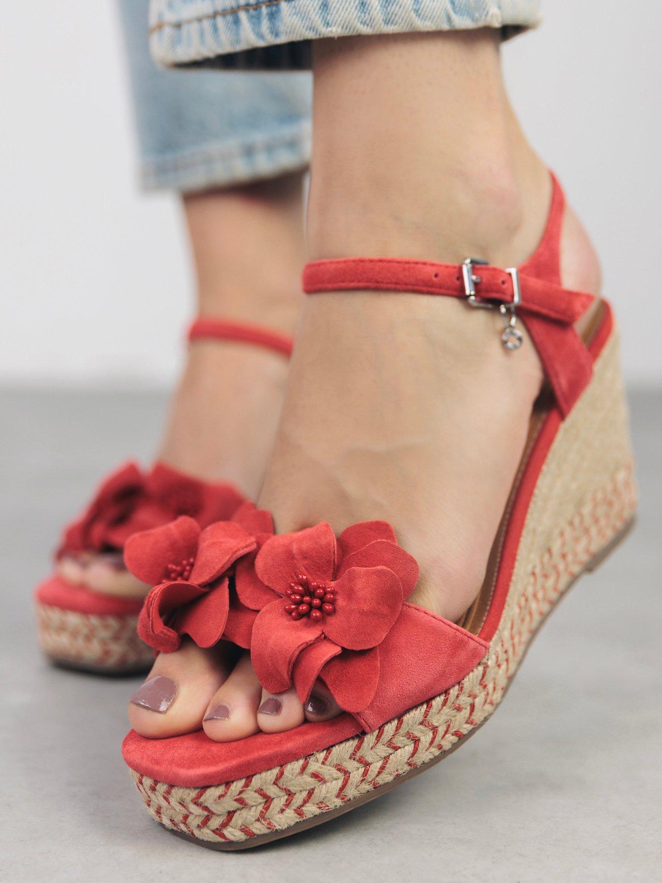 moda-in-pelle-mistee-red-suede-flower-detail-wedgefront