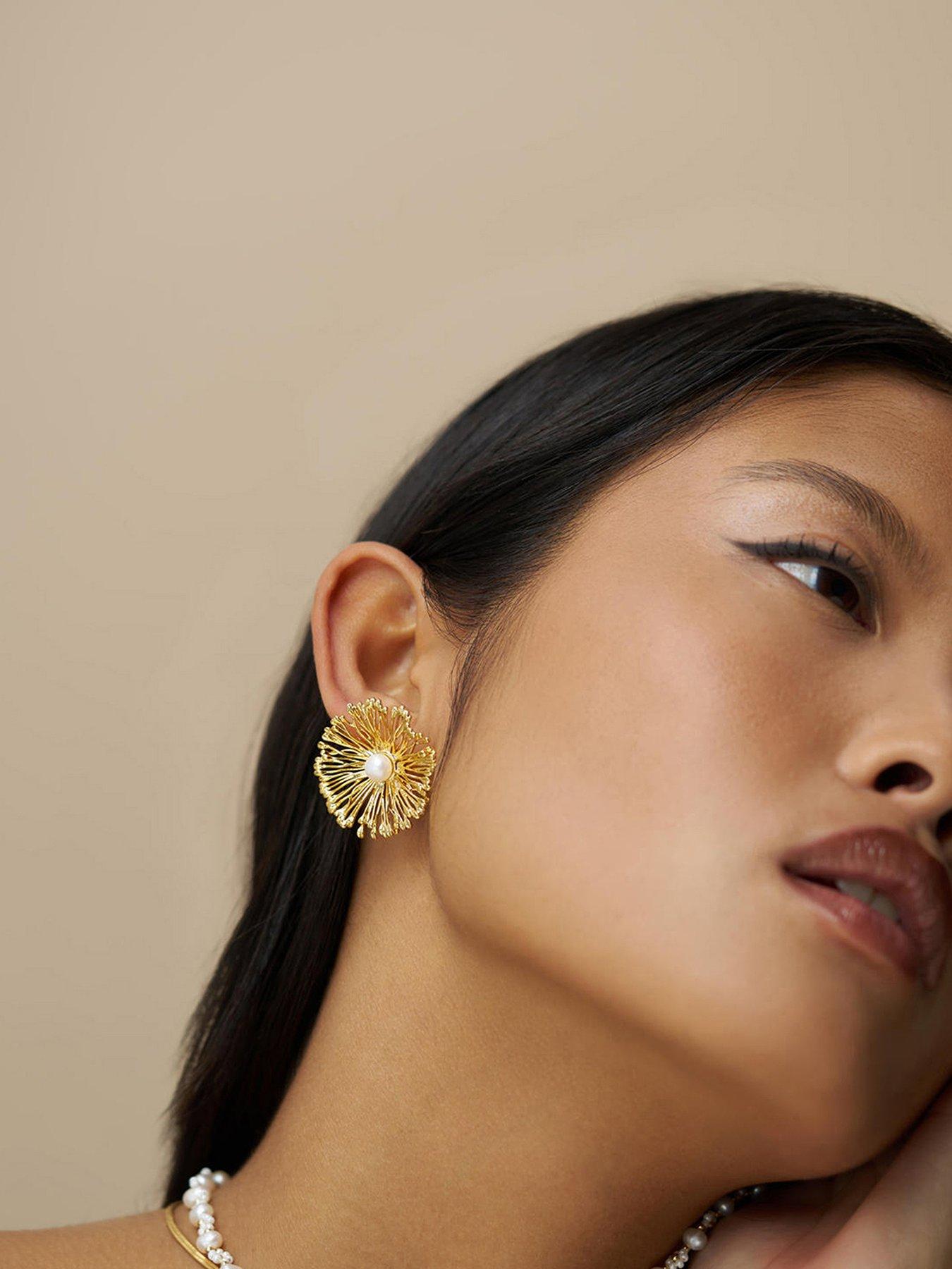 Orelia Statement Flower & Pearl Stud Earring