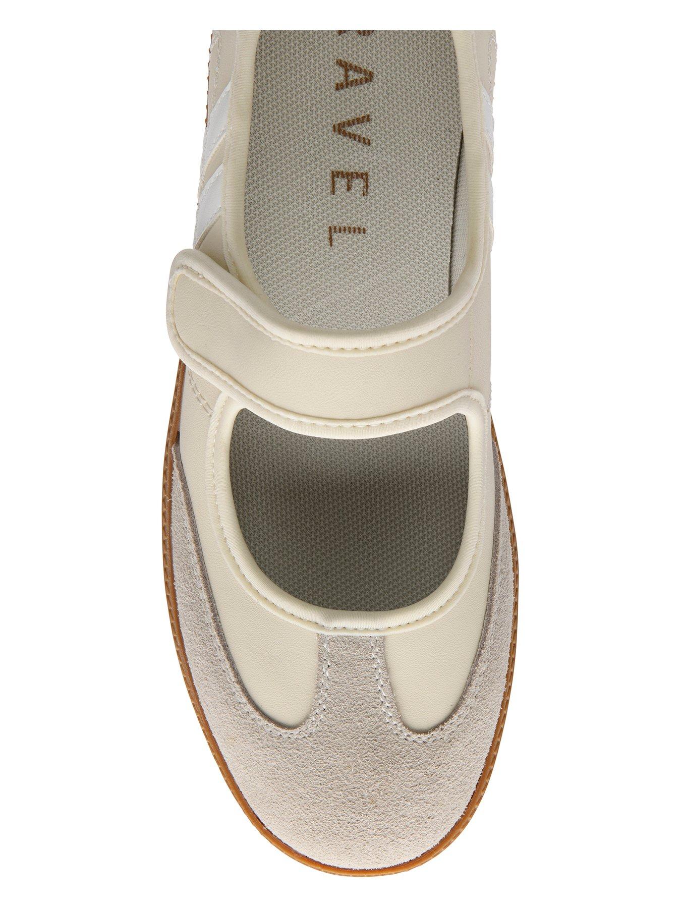 ravel-ferren-strap-open-trainer-off-whiteoutfit