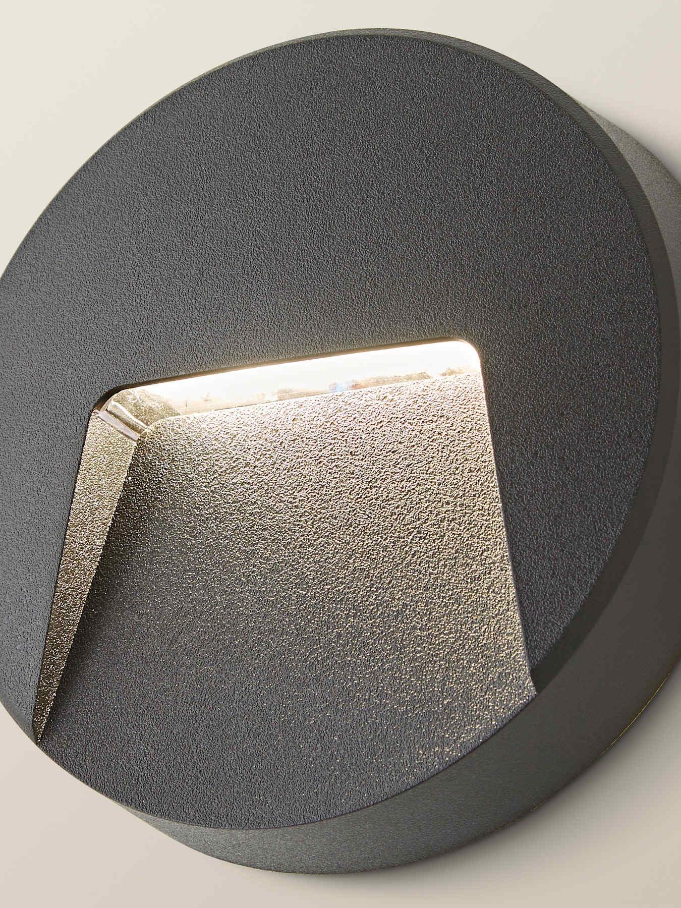 valuelights-sam-black-round-ip65-integrated-led-outdoor-wall-lightdetail