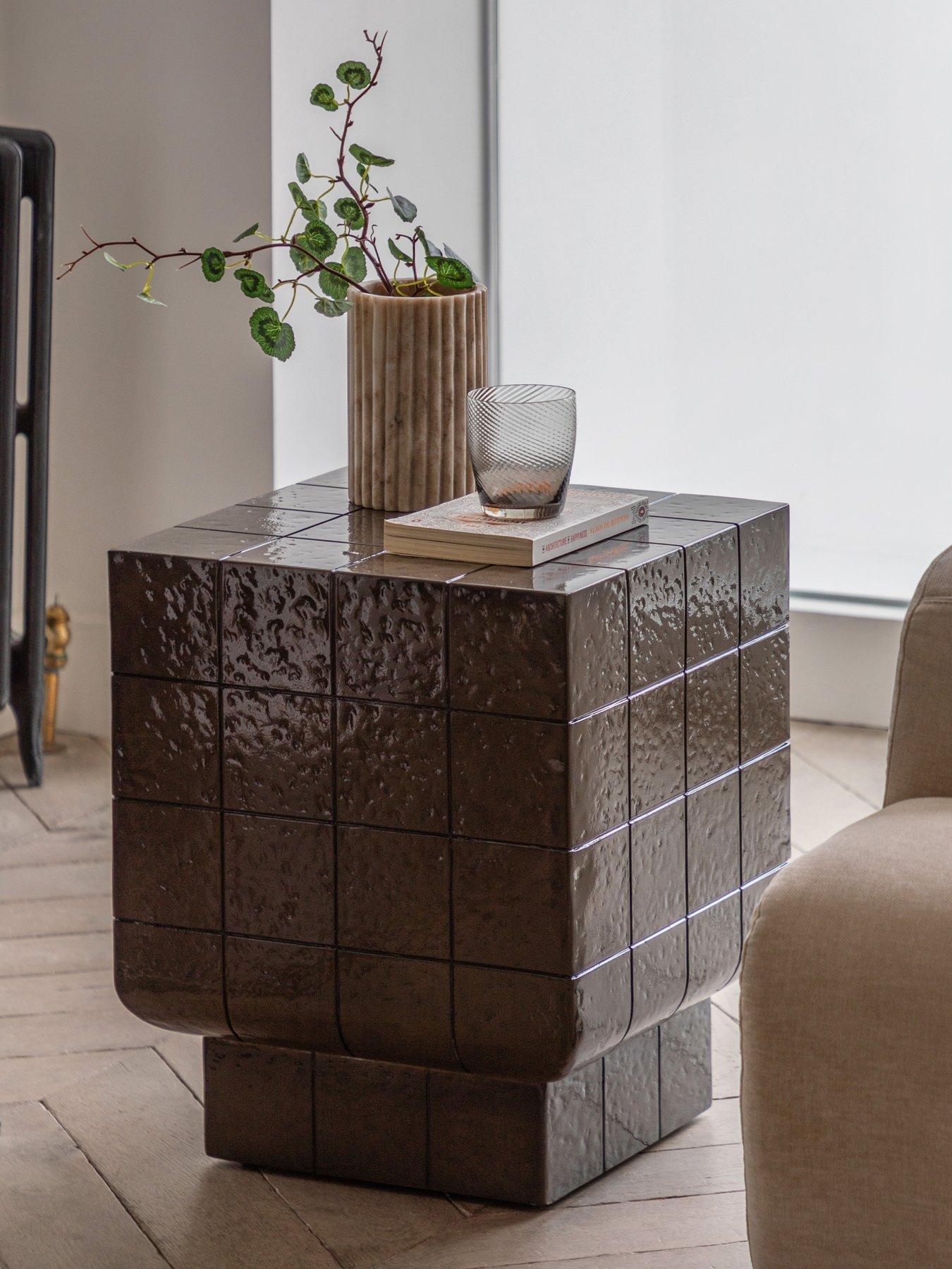gallery-direct-novara-side-tablefront