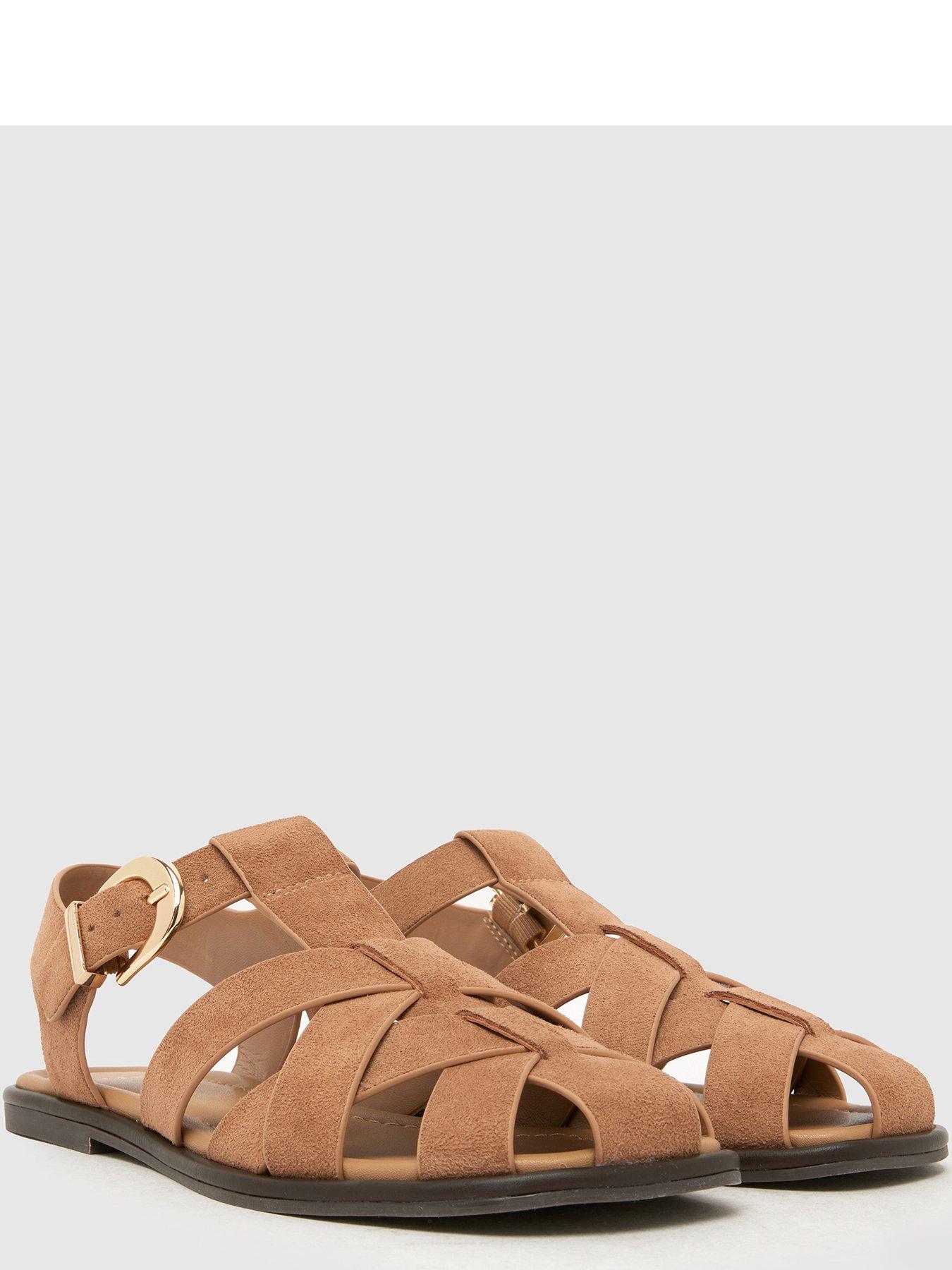 schuh-thatcher-fisherman-sandal-taupeoutfit