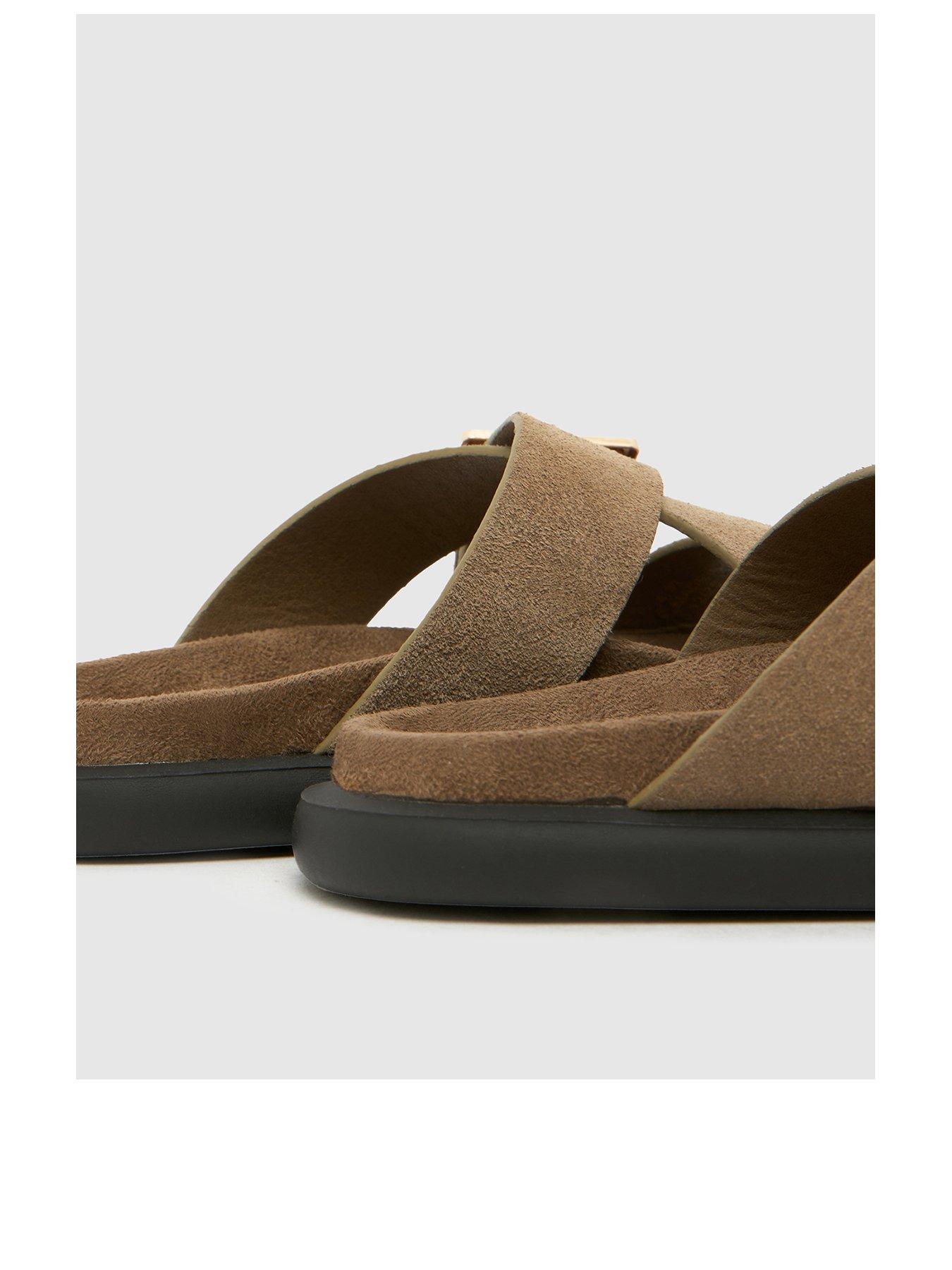 schuh-tear-suede-buckle-sandal-taupestillFront