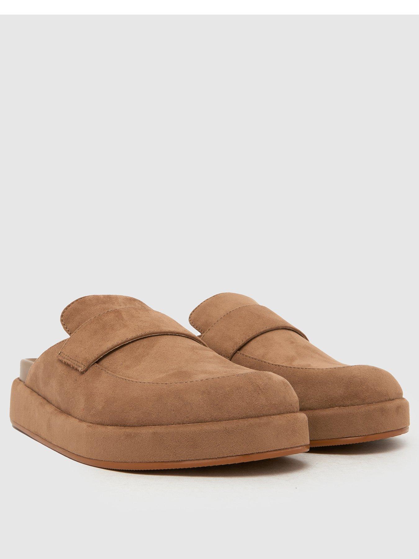 schuh-tiramisu-closed-toe-sandal-taupestillFront
