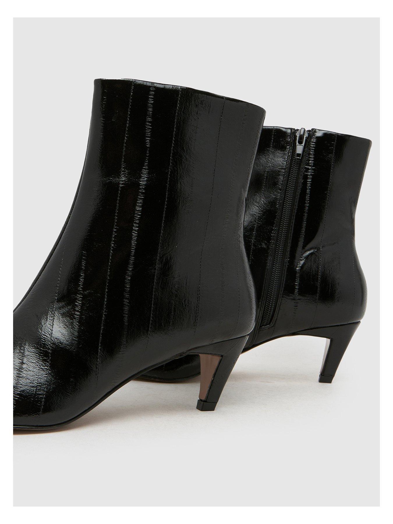 schuh-brooklyn-kitten-heel-boot-blackoutfit