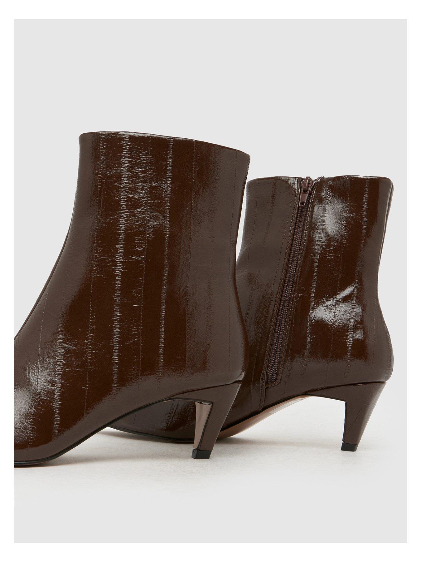 schuh-brooklyn-kitten-heel-boot-brownoutfit