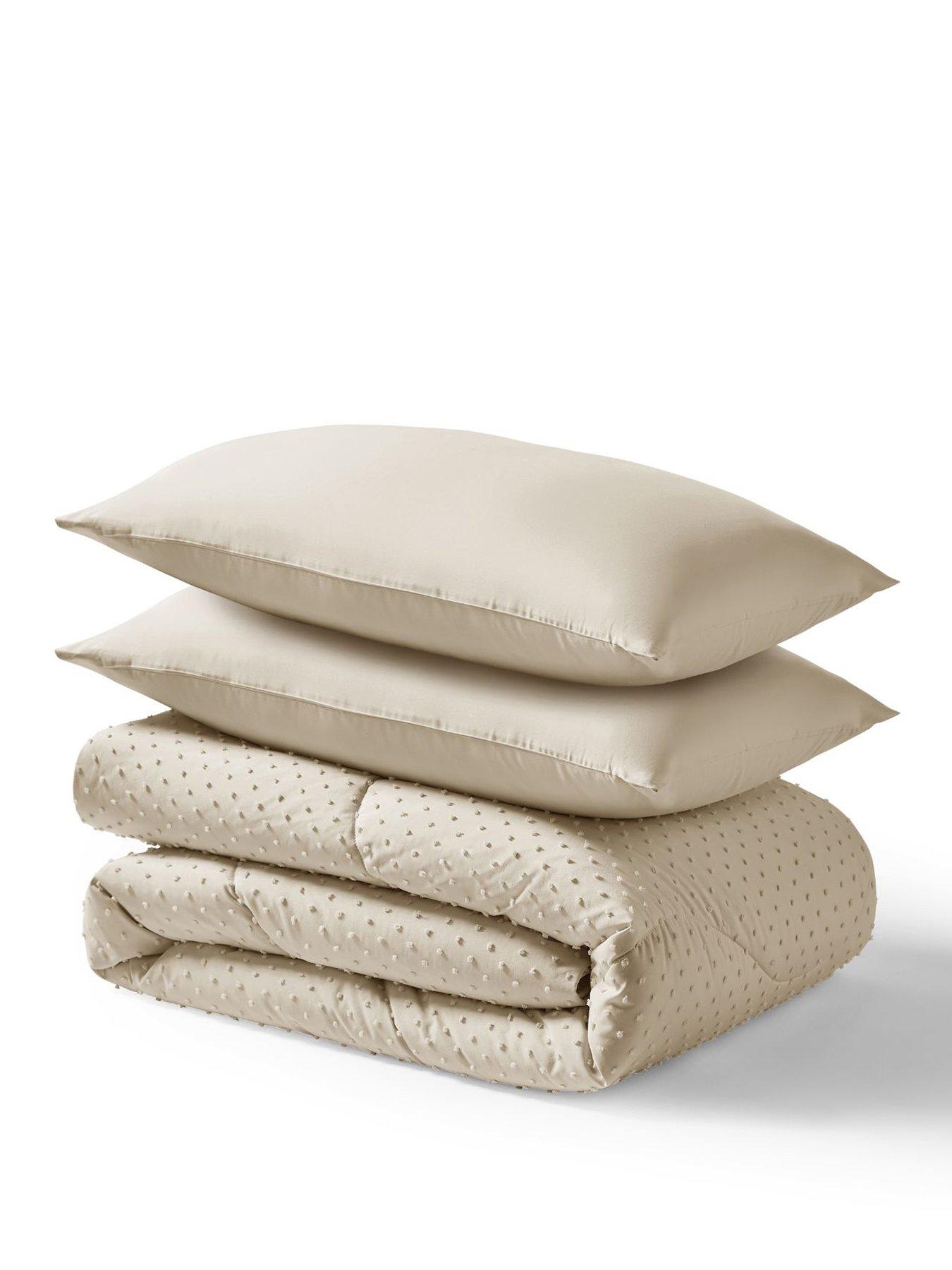 night-lark-night-lark-tufted-dot-bound-set-natural-oat-45-togstillFront