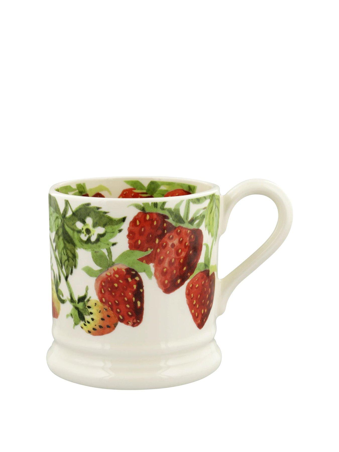 emma-bridgewater-strawberries-12-pt-mugstillFront