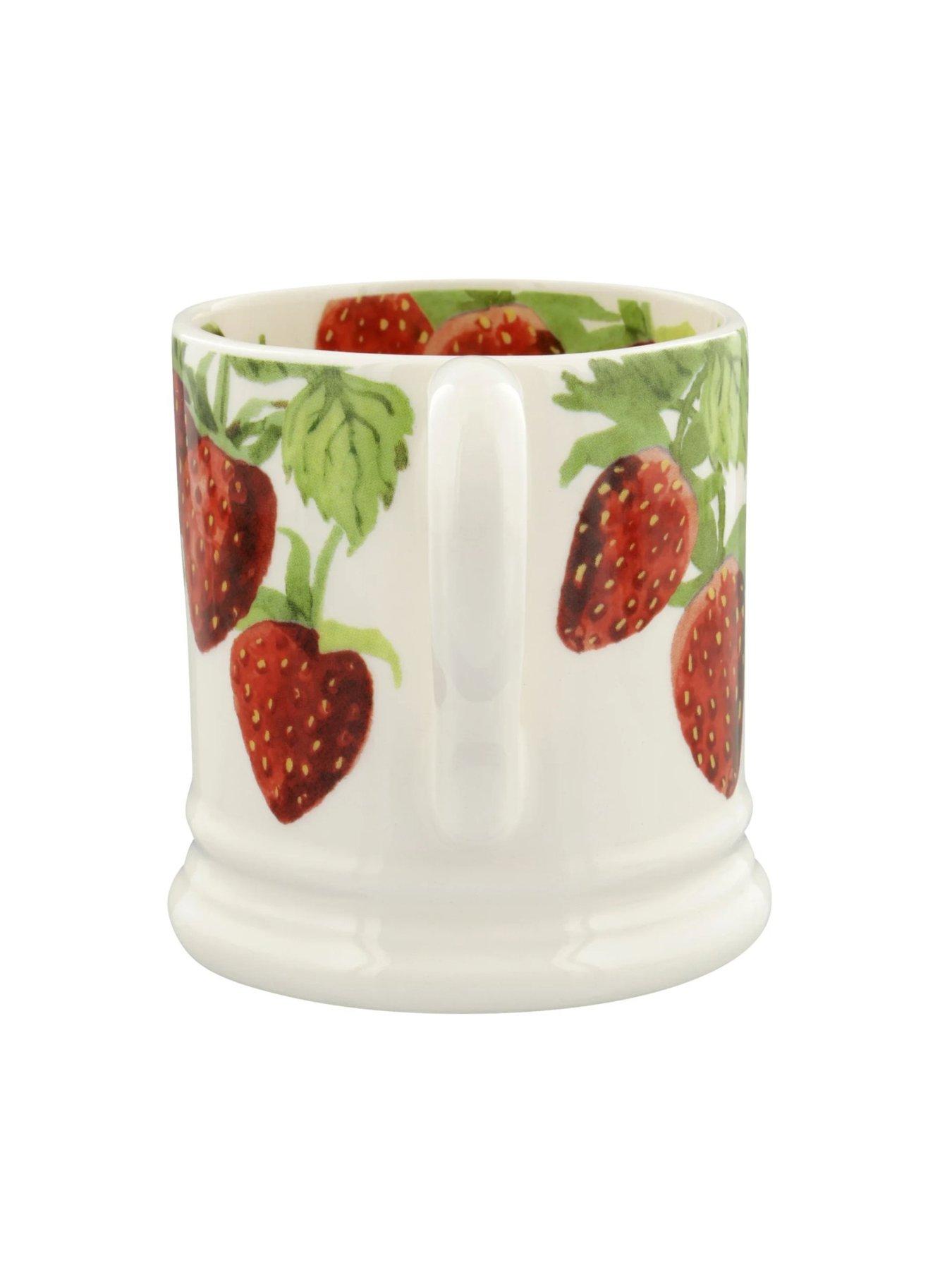 emma-bridgewater-strawberries-12-pt-mugdetail