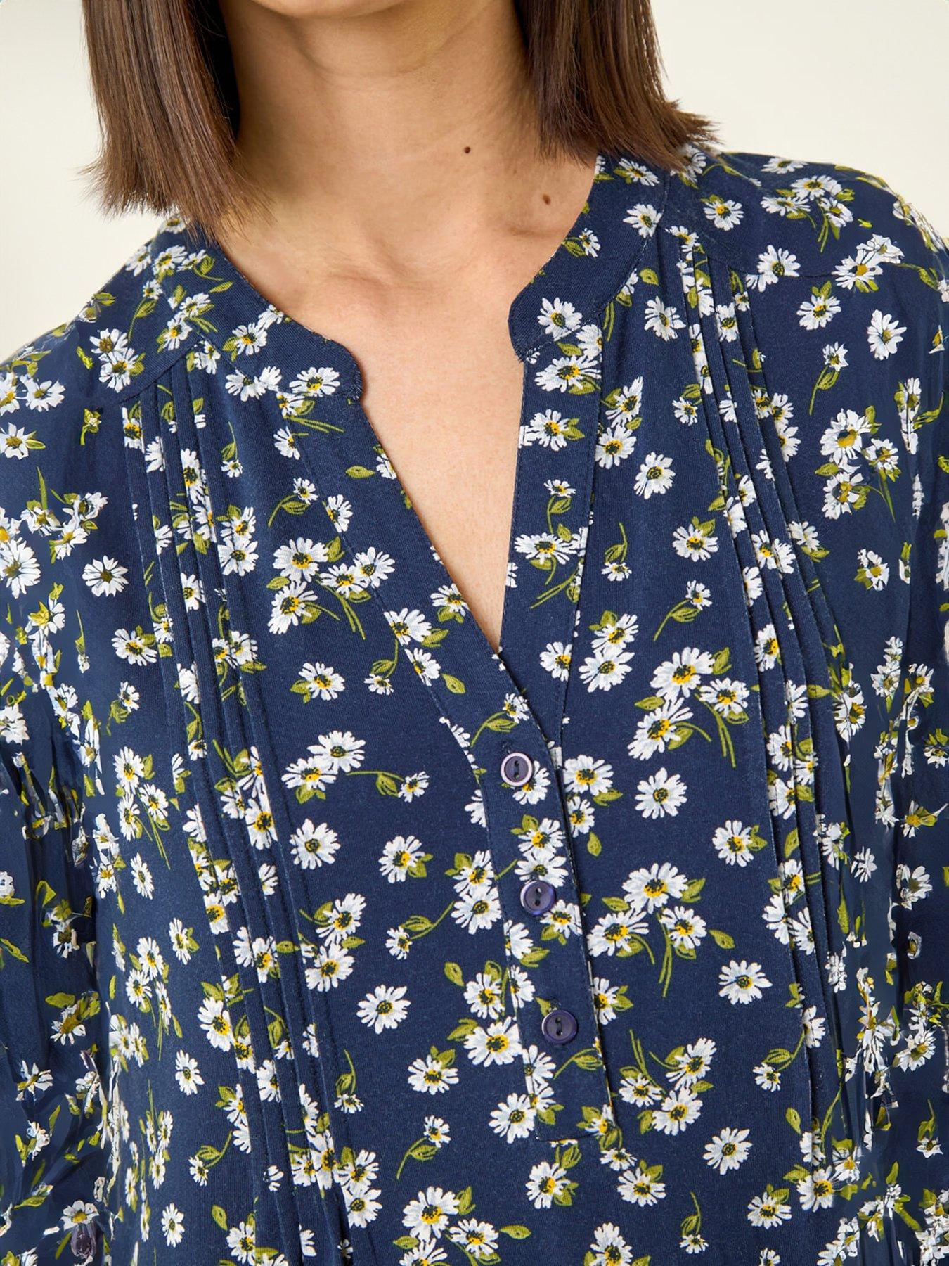 roman-ditsy-floral-pintuck-shirtdetail