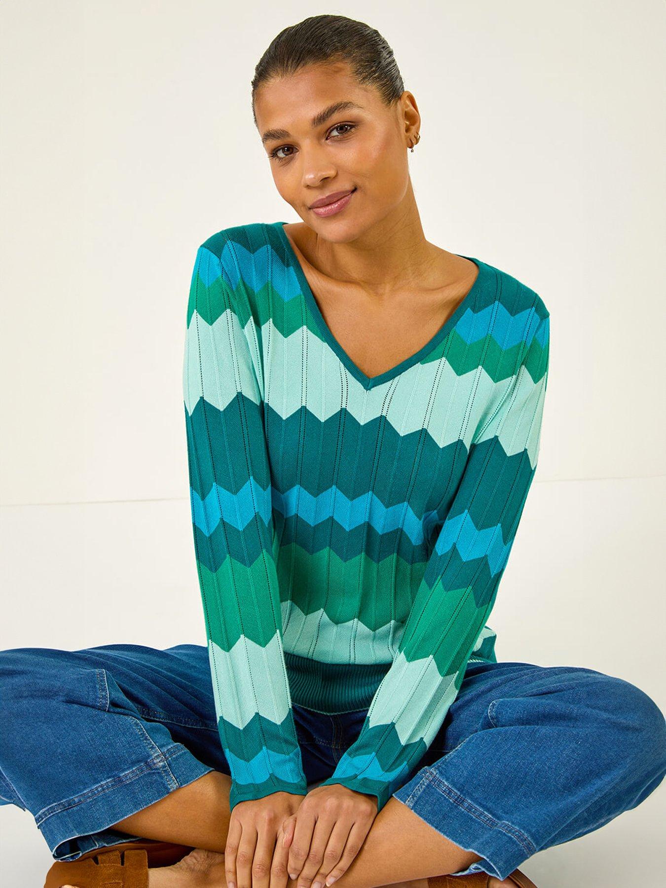 roman-wave-v-neck-knit-jumperoutfit