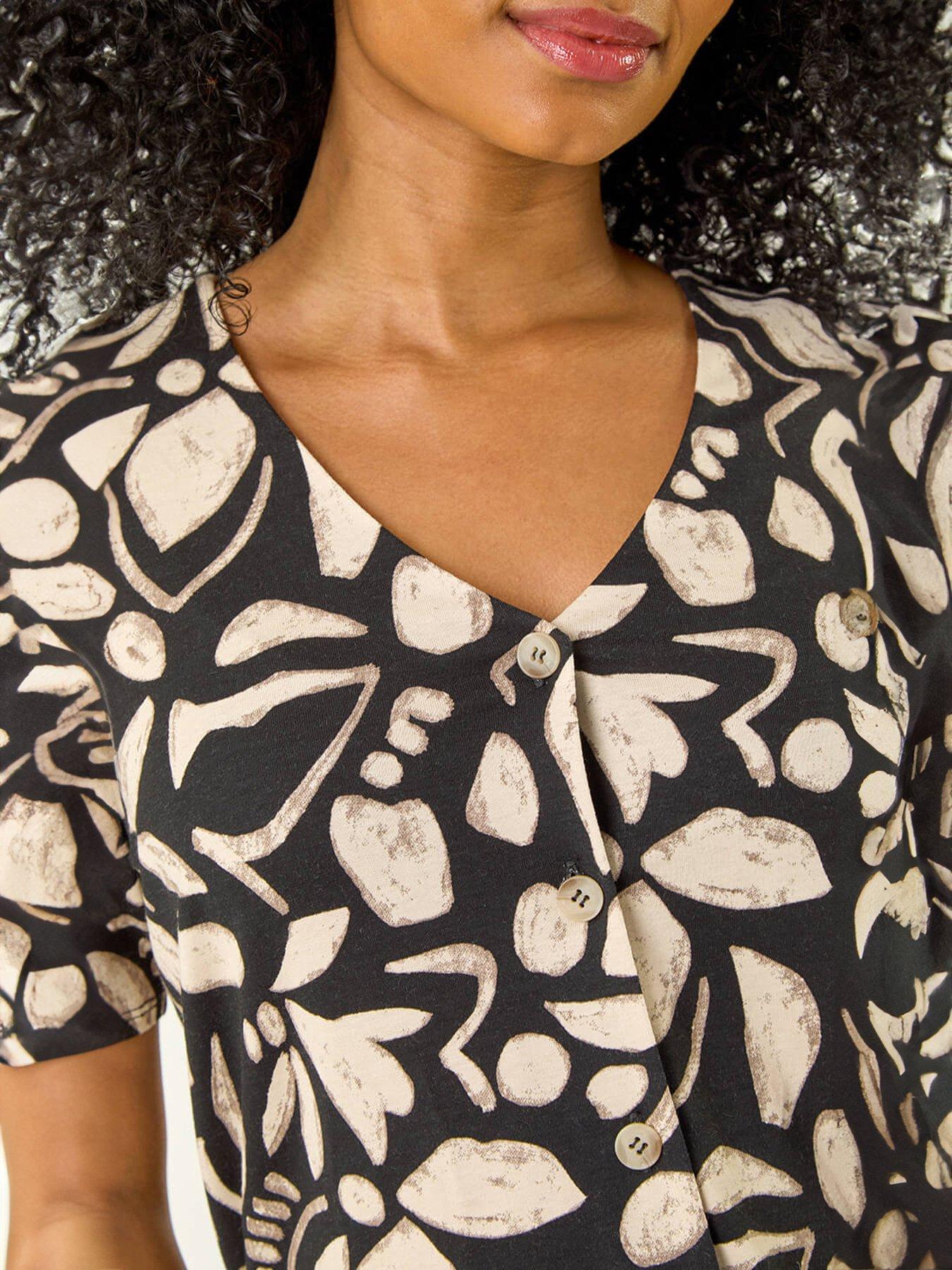 roman-petite-abstract-stretch-blousedetail