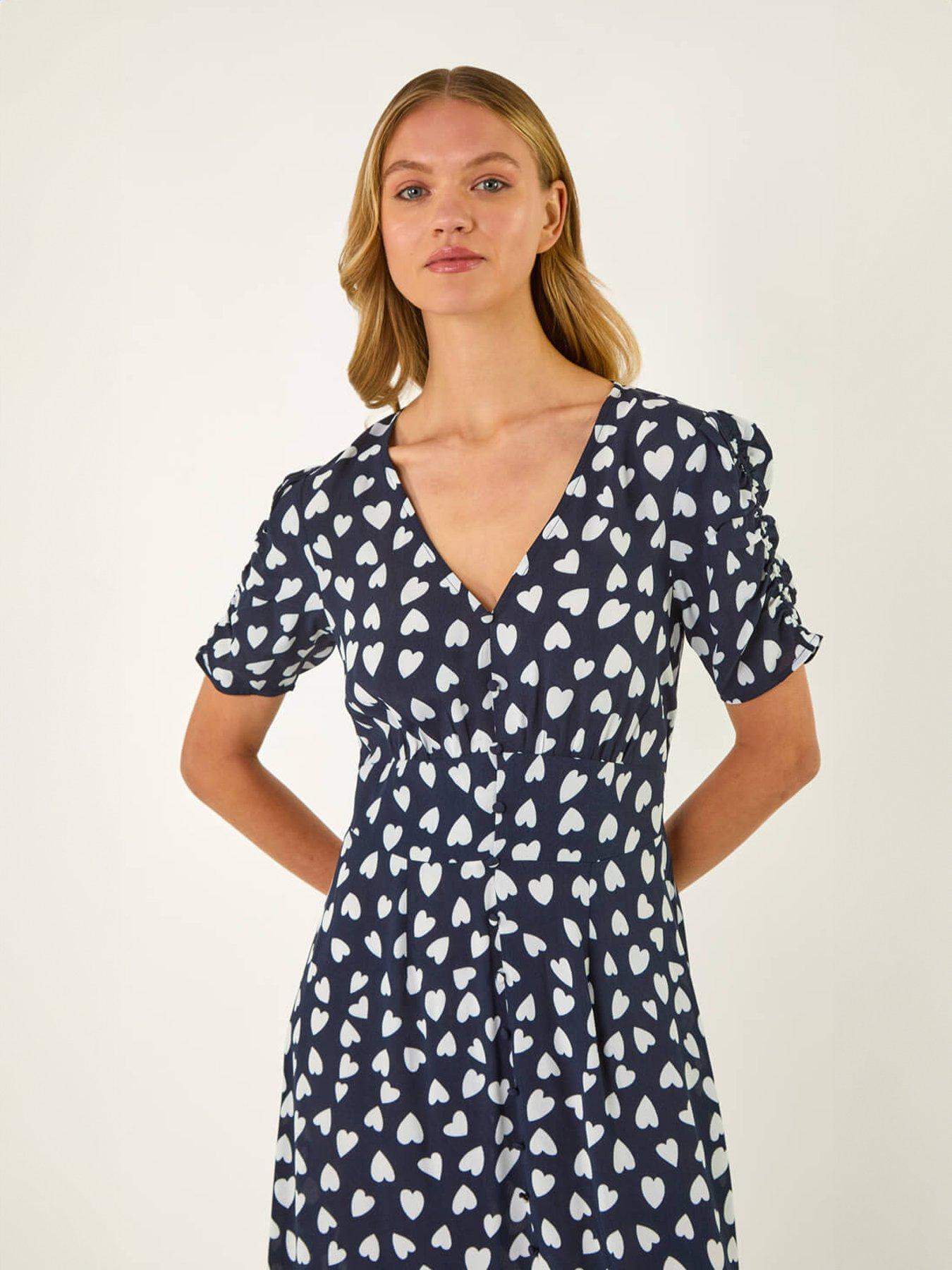 roman-heart-print-ruched-midi-dressoutfit