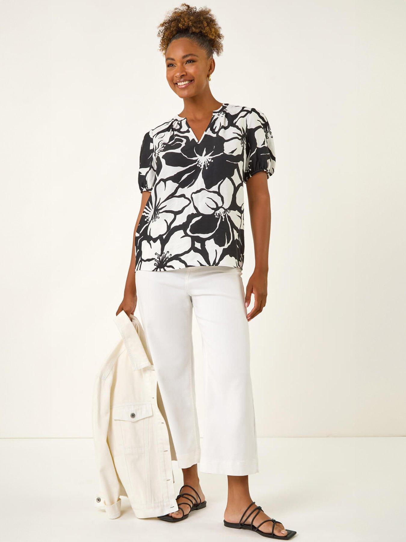Image 3 of 5 of Roman Floral Mono Print V-neck Top