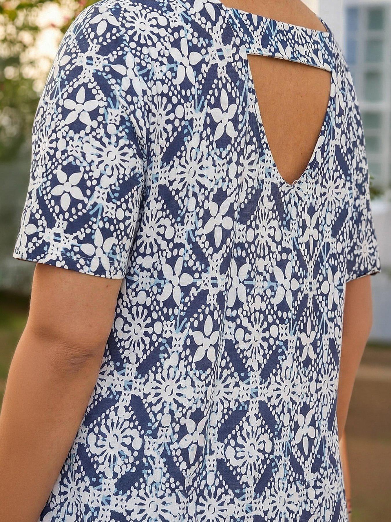 roman-curve-tile-print-stretch-topoutfit