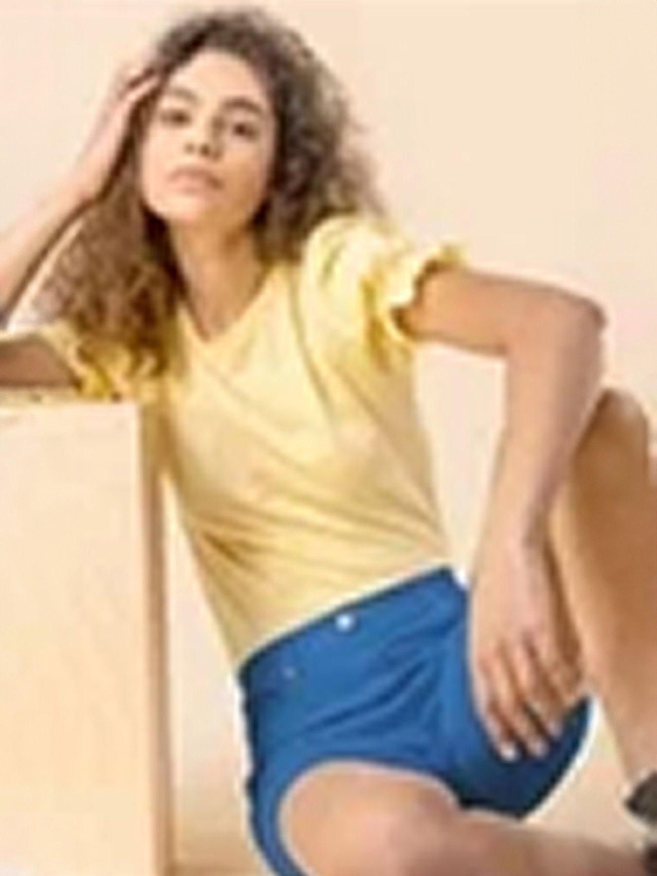 roman-turn-up-stretch-shortsback