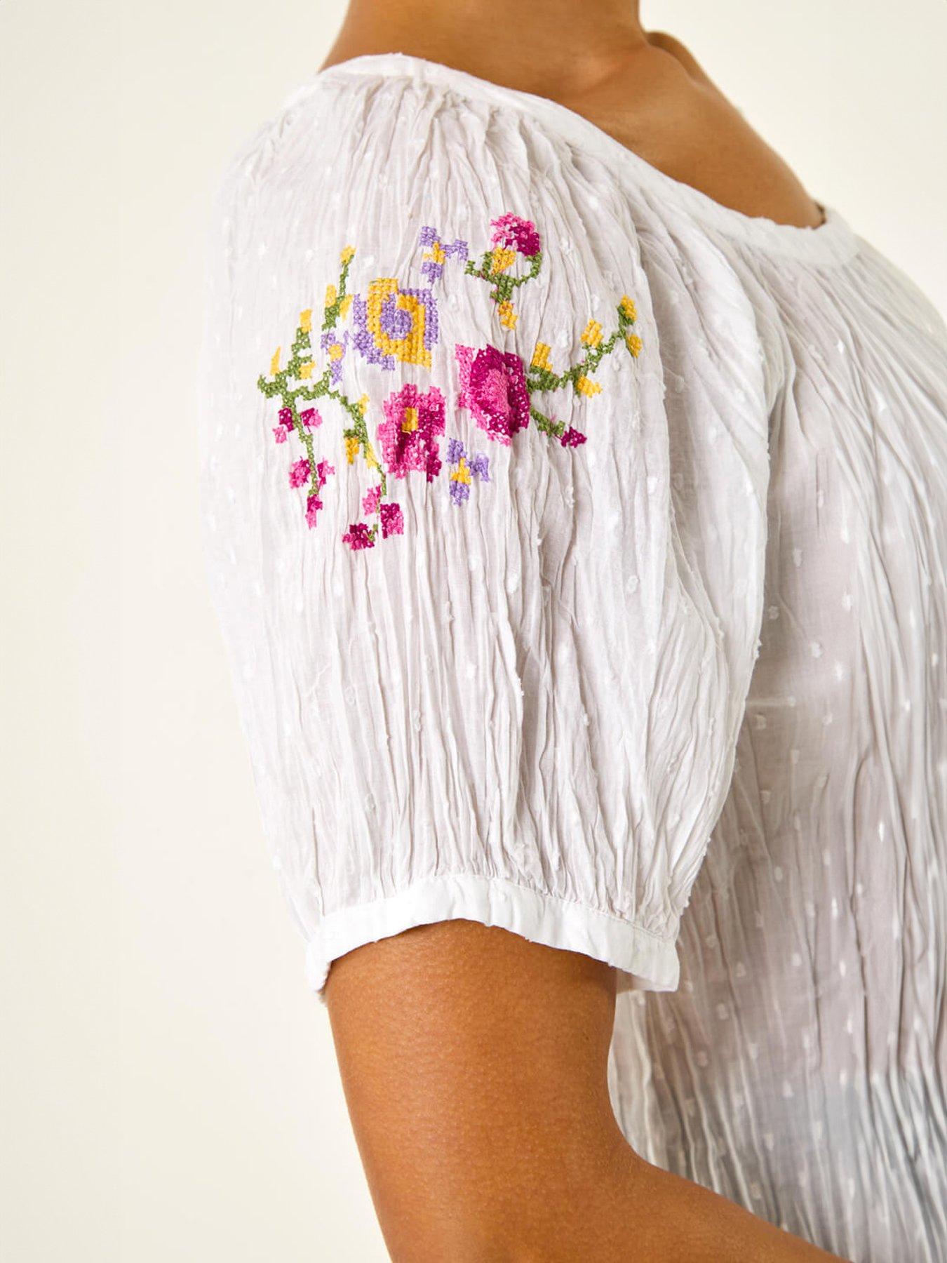 roman-floral-cross-stitch-blousedetail