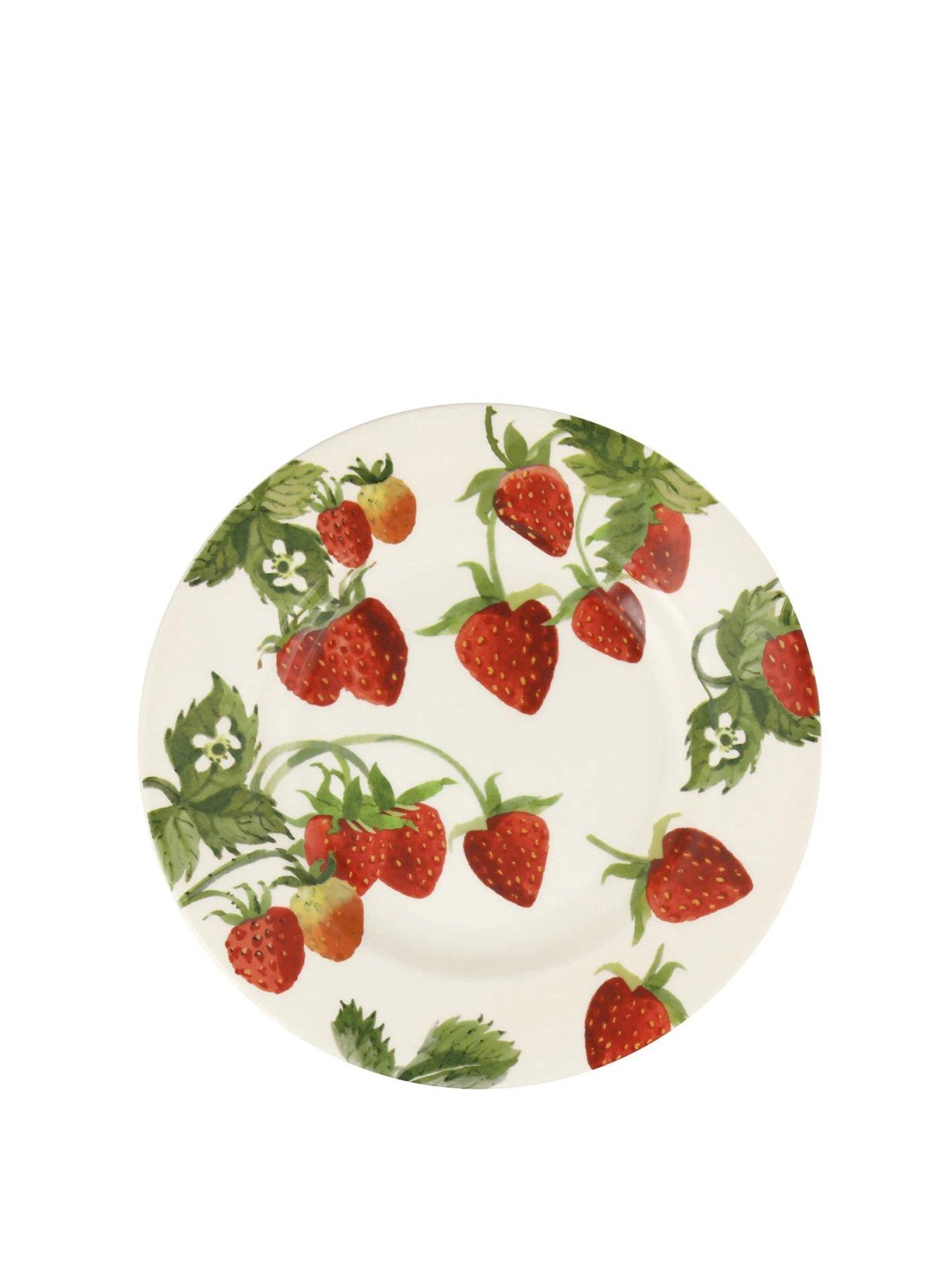 emma-bridgewater-strawberries-8-12-platefront