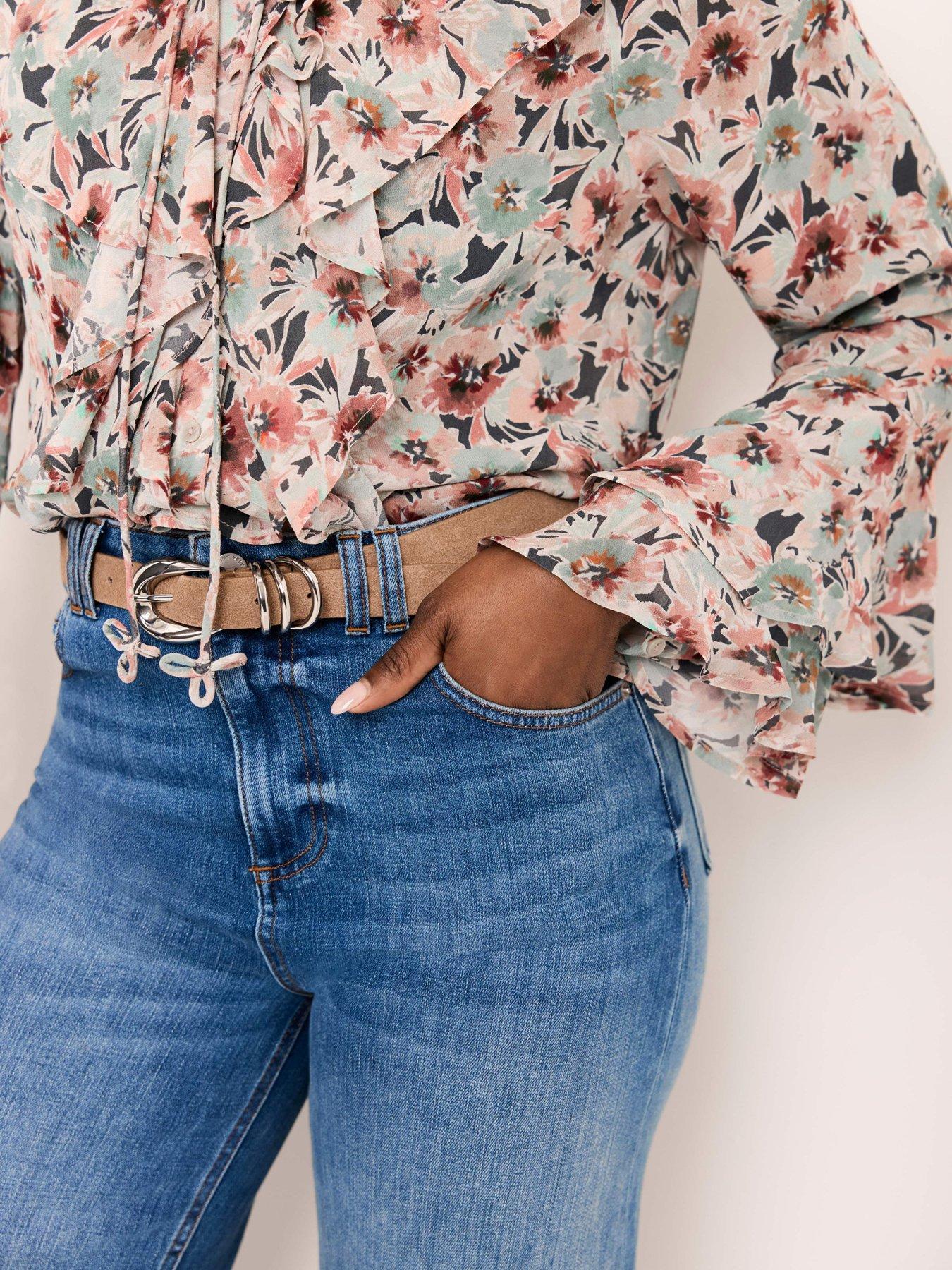 mint-velvet-bergonia-print-ruffle-blouse-greenoutfit