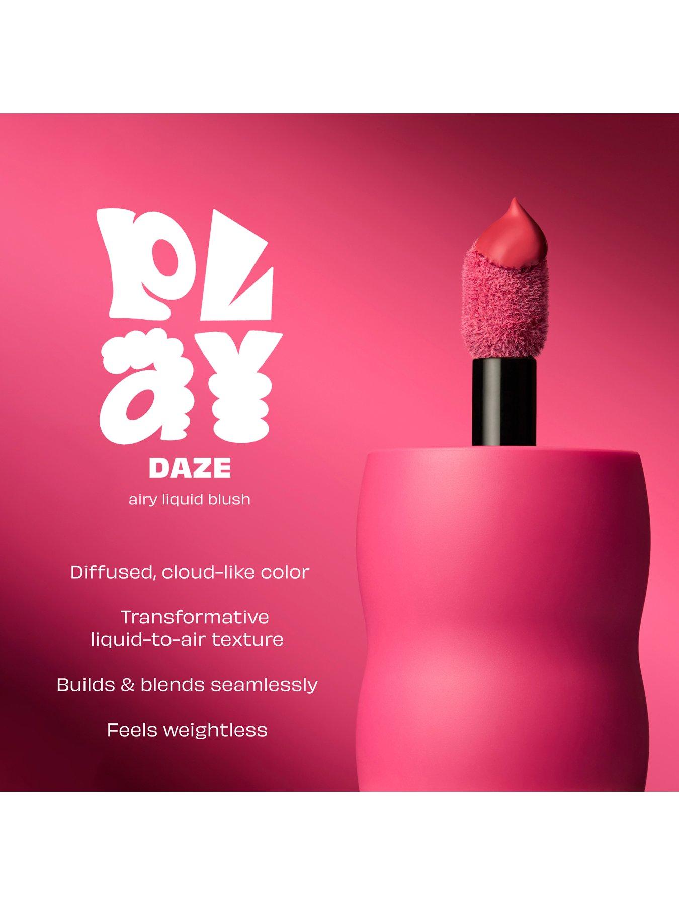 benefit-play-daze-natural-matte-liquid-blushback