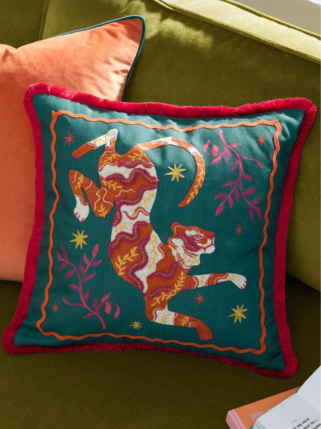 Furn Les Animaux Tigress 45X45 Polyester Cushion - Emerald
