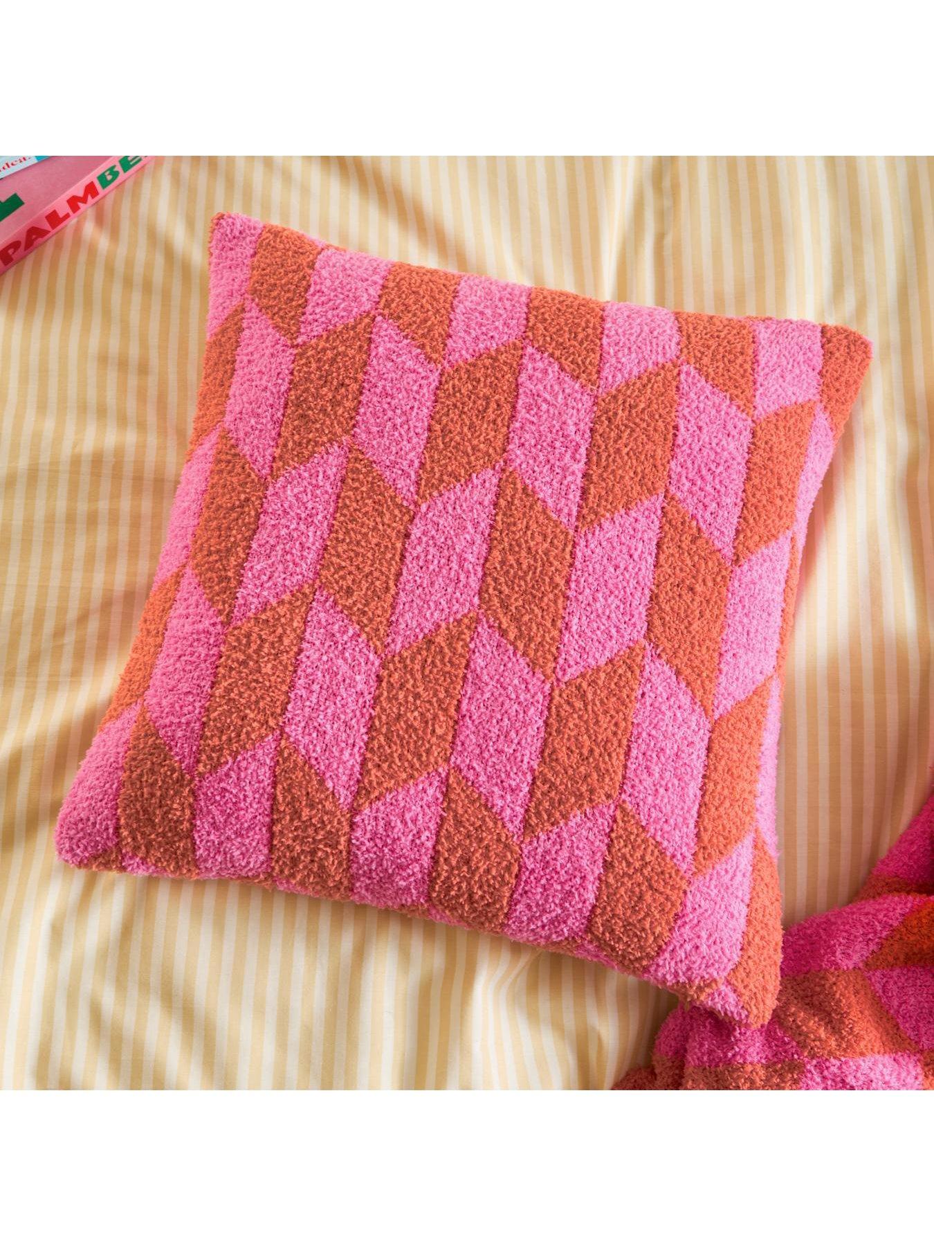 Furn Olsen 45X45 Polyester Cushion Retro Pink