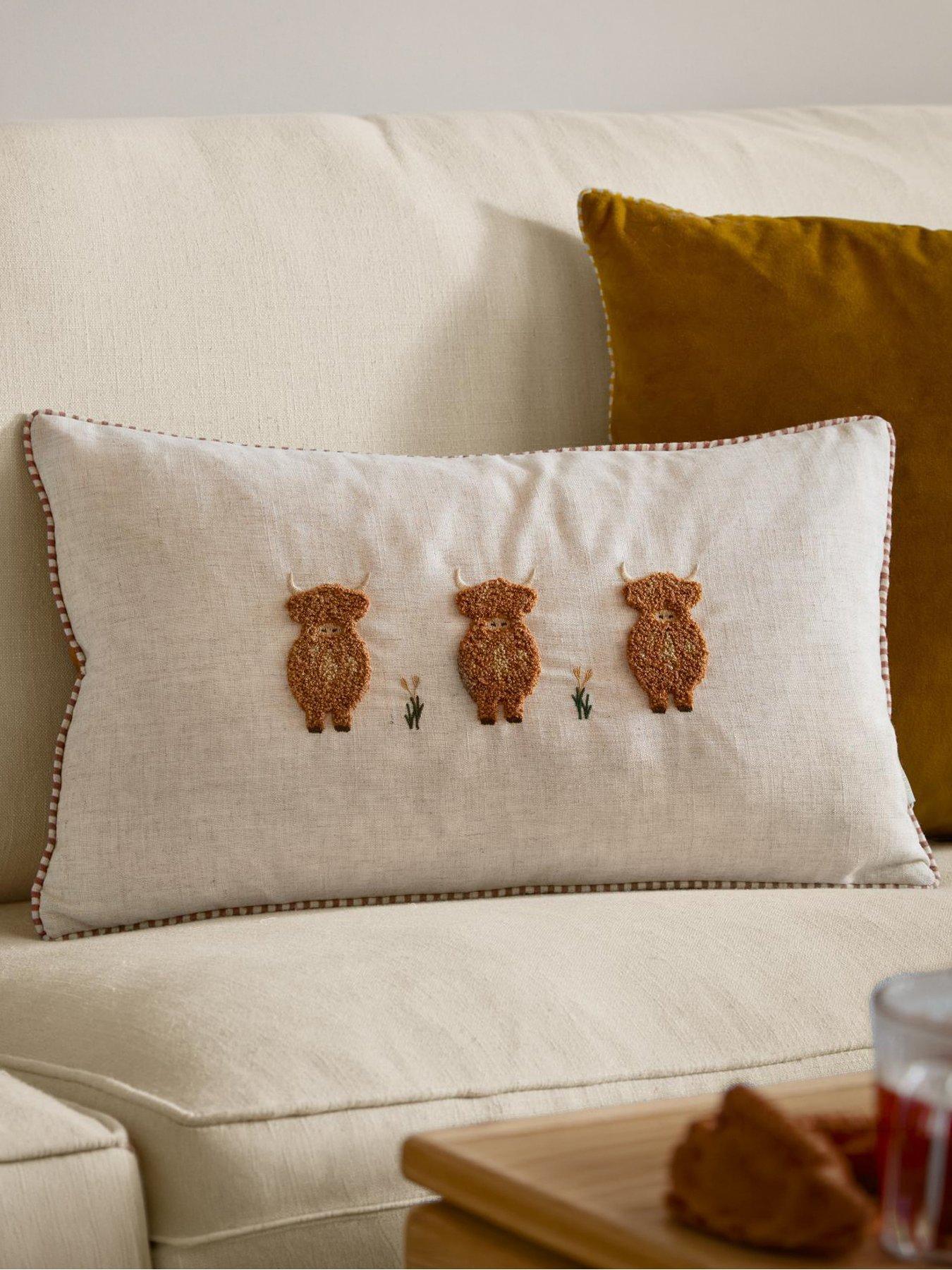 Wylder RAMBLE HIGHLAND COWS 30X50 POLYESTER CUSHION GINGER
