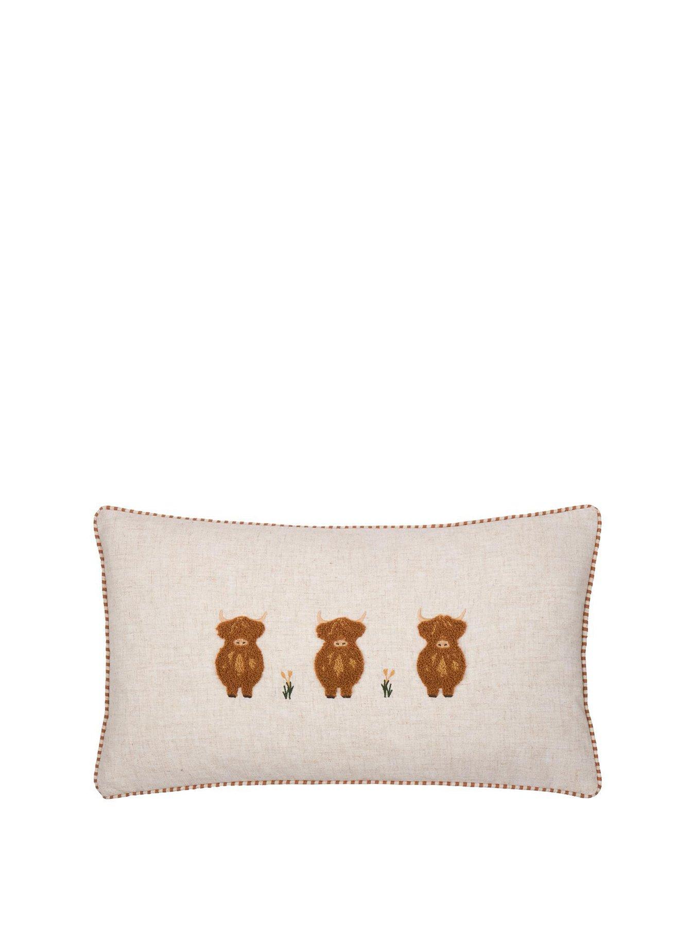 Image 2 of 6 of Wylder RAMBLE HIGHLAND COWS 30X50 POLYESTER CUSHION GINGER