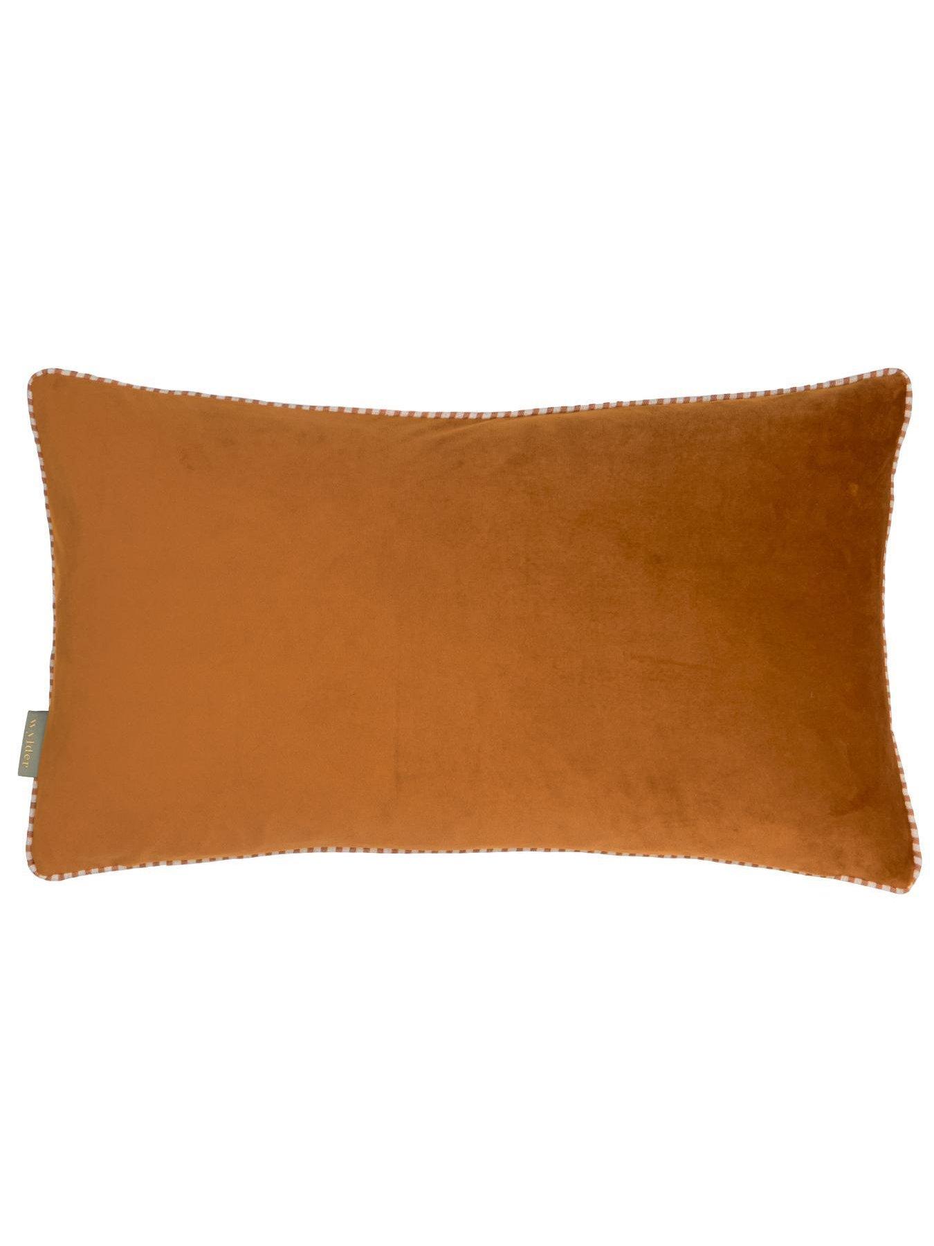 Image 3 of 6 of Wylder RAMBLE HIGHLAND COWS 30X50 POLYESTER CUSHION GINGER