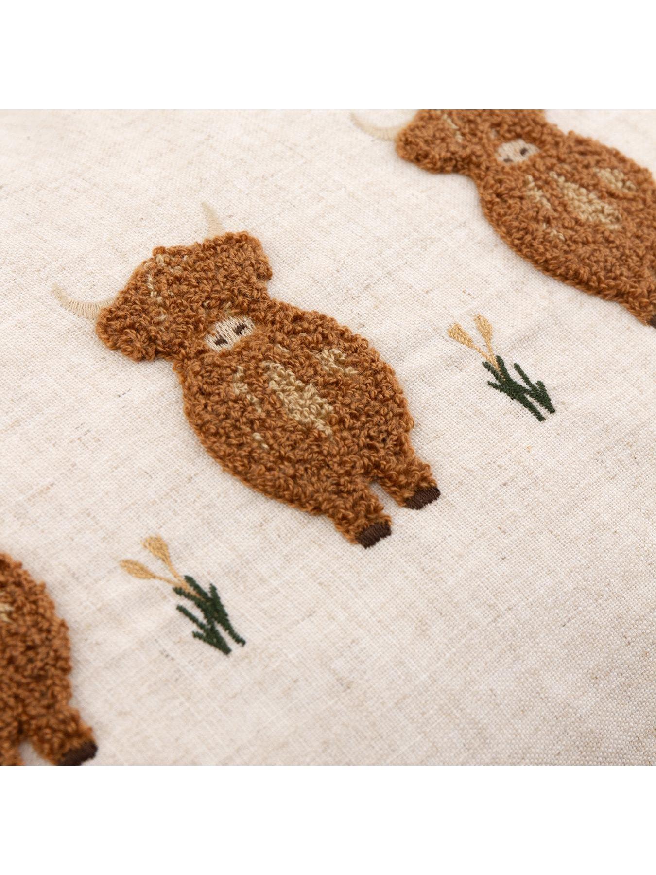 Image 5 of 6 of Wylder RAMBLE HIGHLAND COWS 30X50 POLYESTER CUSHION GINGER