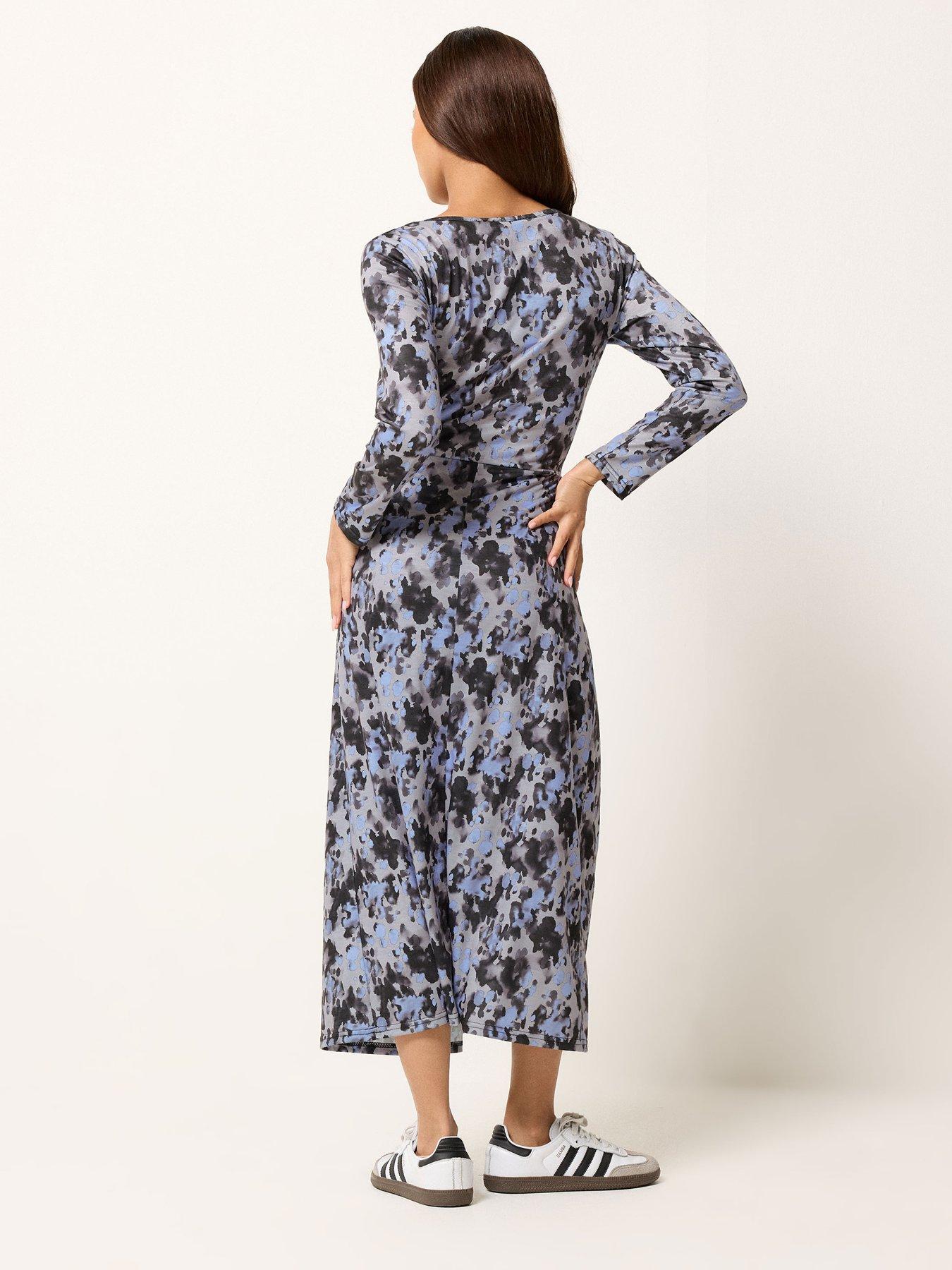 pixiegirl-petite-abstract-long-sleeve-pleat-midi-dress-blackstillFront