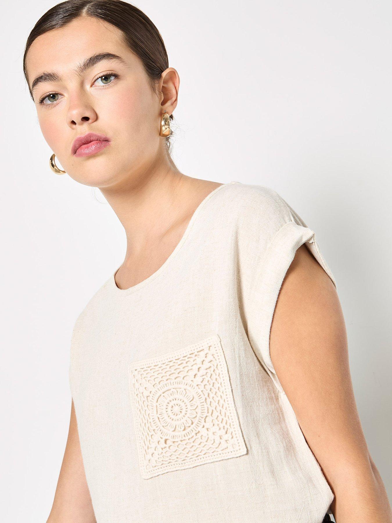 apricot-apricot-crochet-pocket-turn-up-teeoutfit