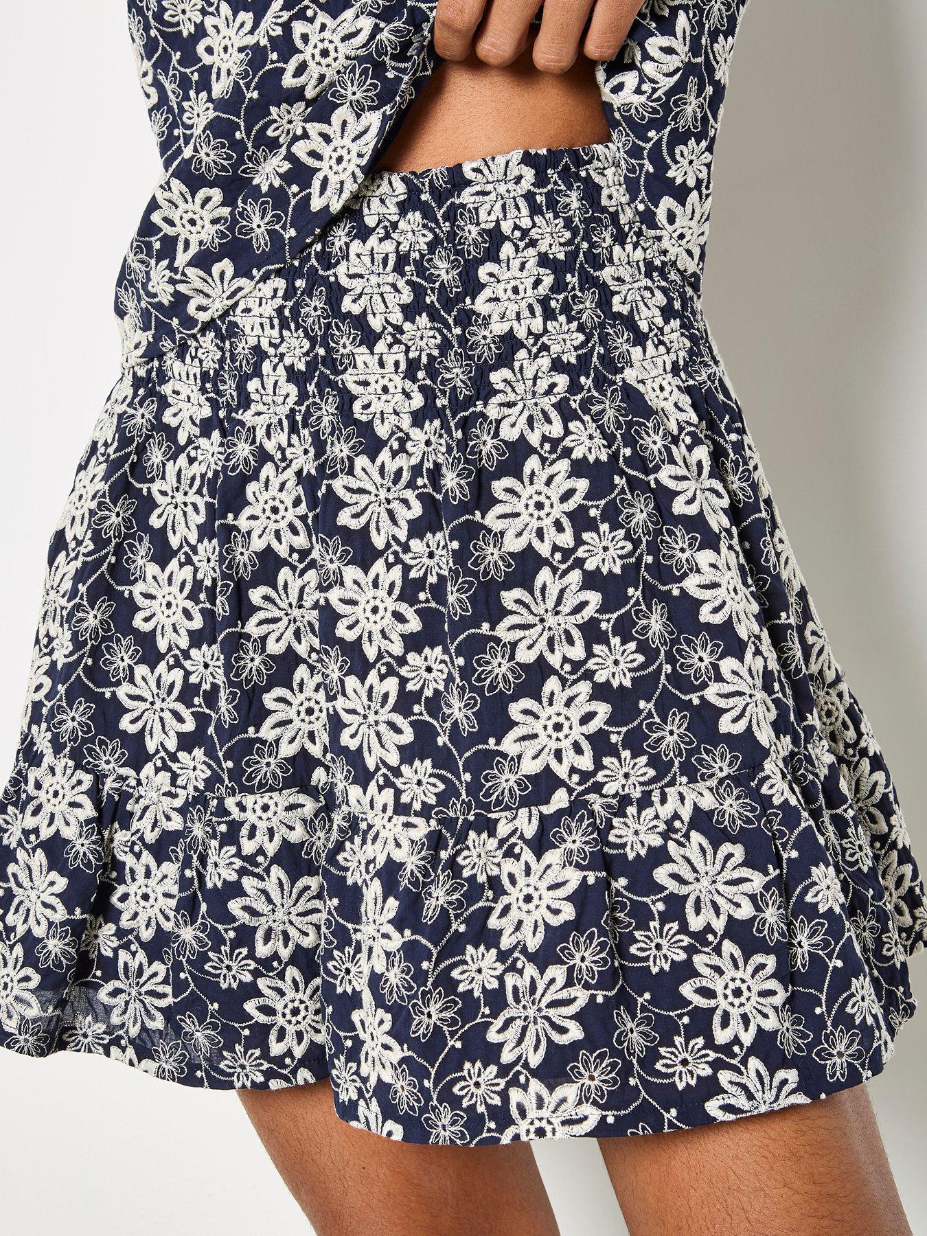 apricot-apricot-embroidered-floral-mini-skirtoutfit