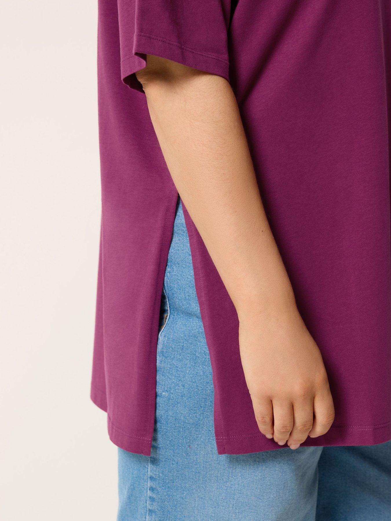 Image 4 of 5 of Yours Curve Relaxed Longline Side Split T-Shirt - Purple