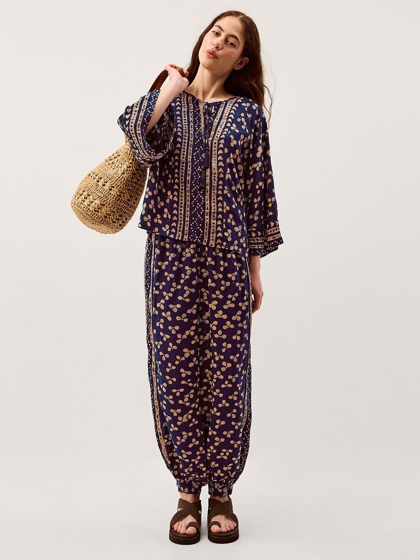 Image 3 of 5 of Monsoon Clover Print Top
