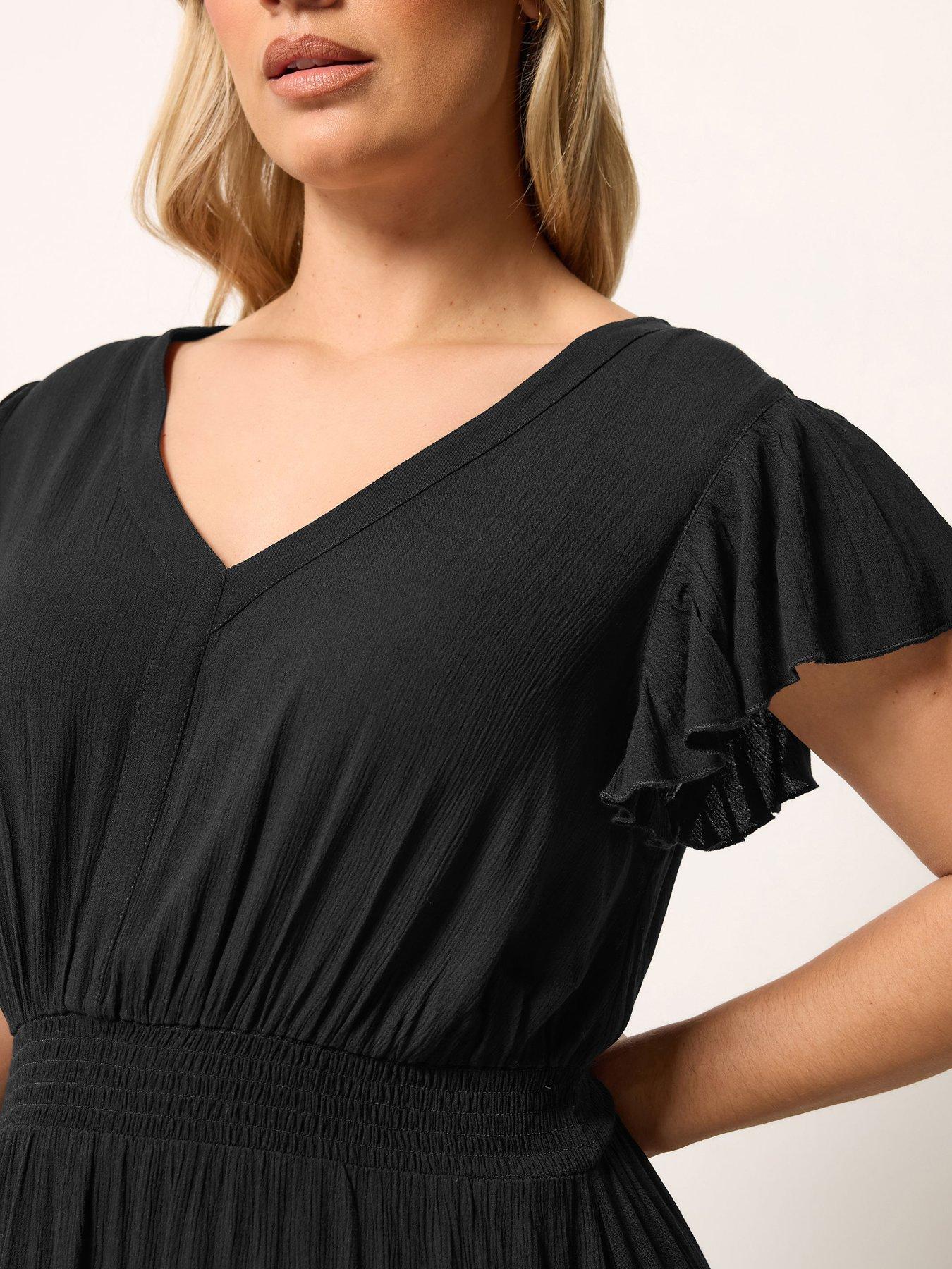 Image 4 of 4 of Yours Curve Crinkle Shirred Maxi Dress - Black