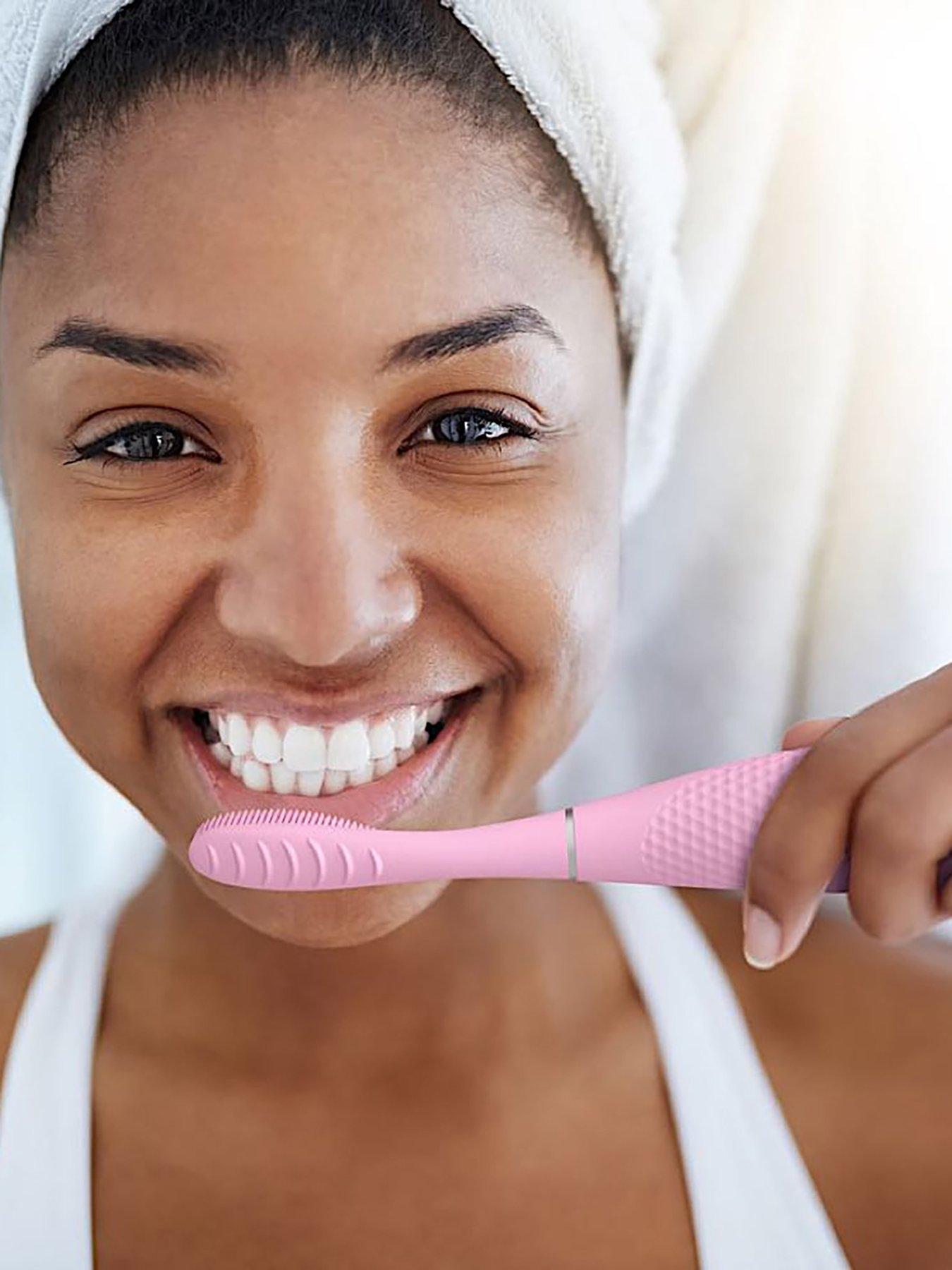 foreo-issa-4-pearl-pinkoutfit