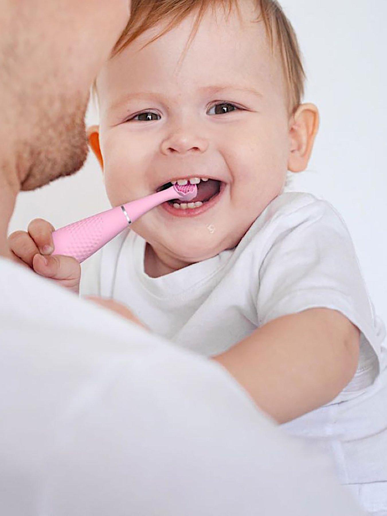 foreo-issa-4-baby-pearl-pinkoutfit