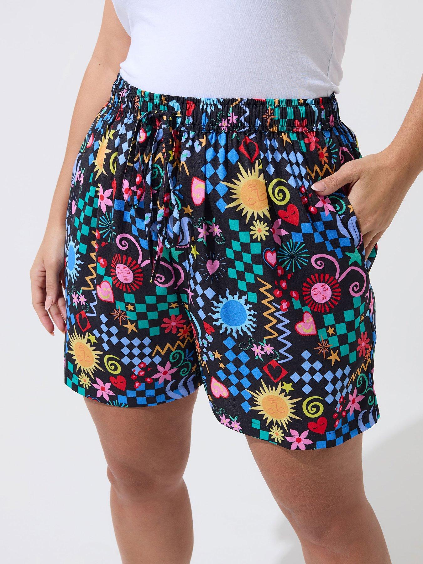 Image 4 of 5 of Yours Curve Shorts Co-Ord Set - Black