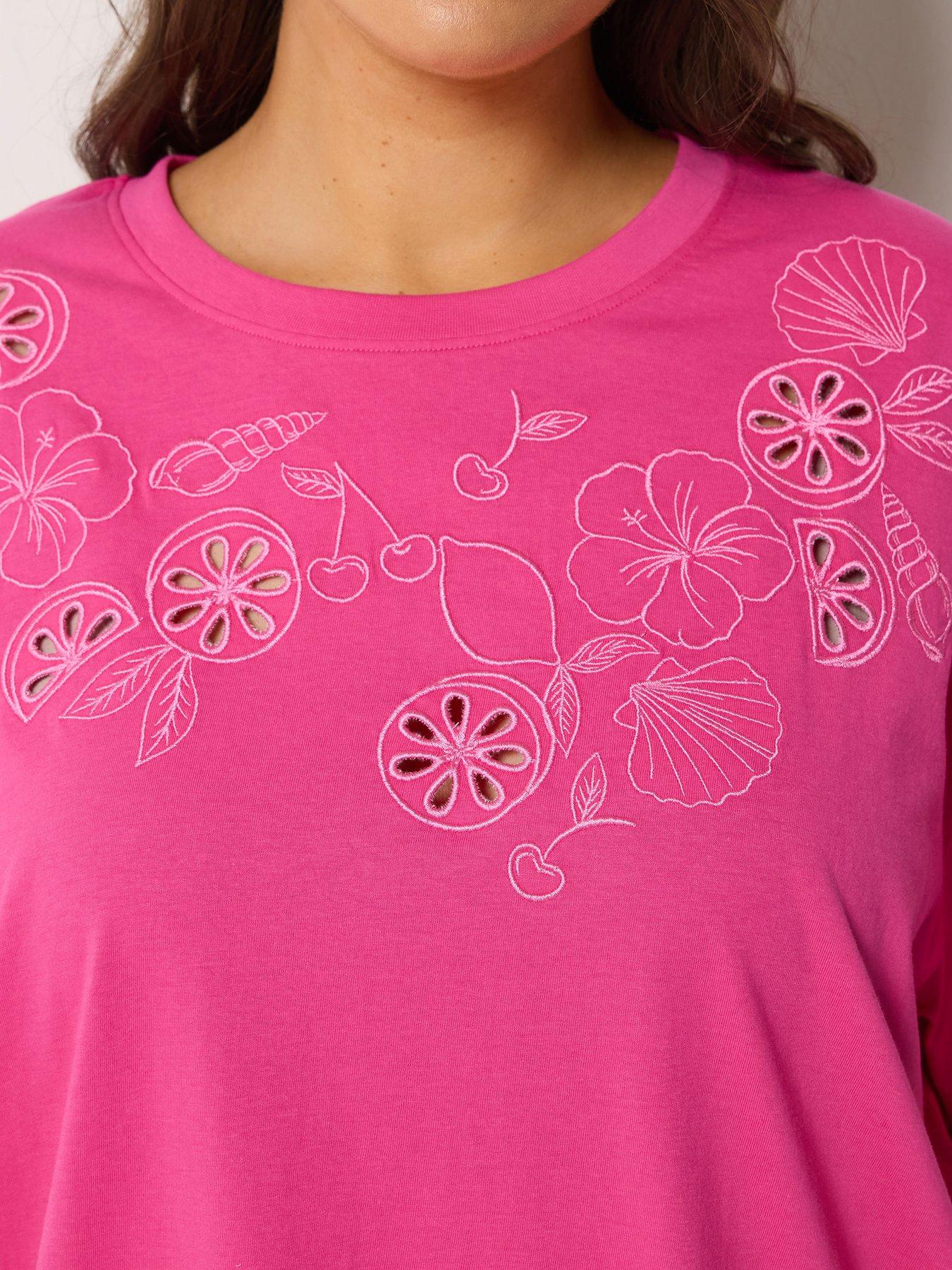 yours-curve-applique-fruit-print-t-shirt-pinkoutfit